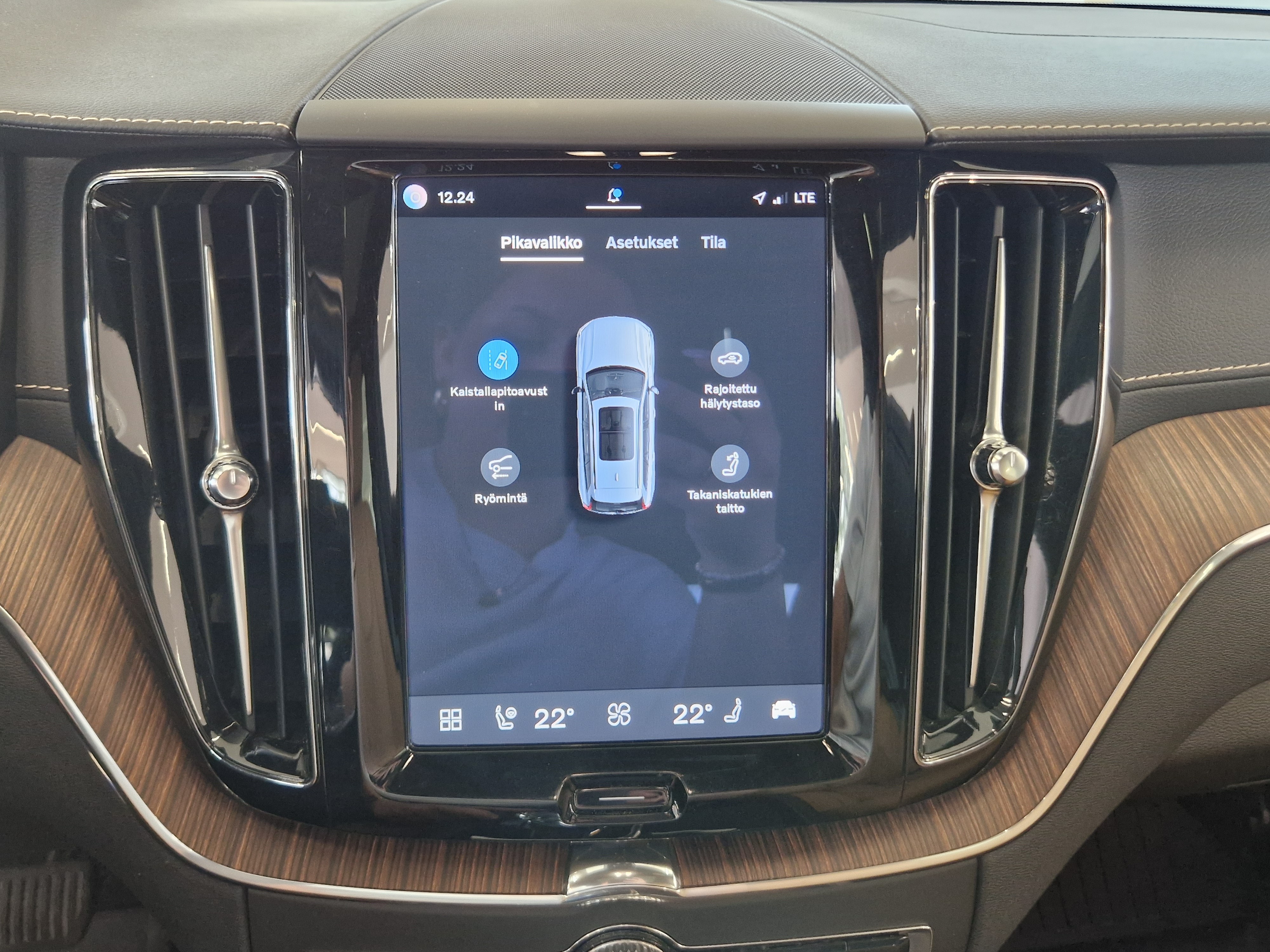 VOLVO XC60 2022