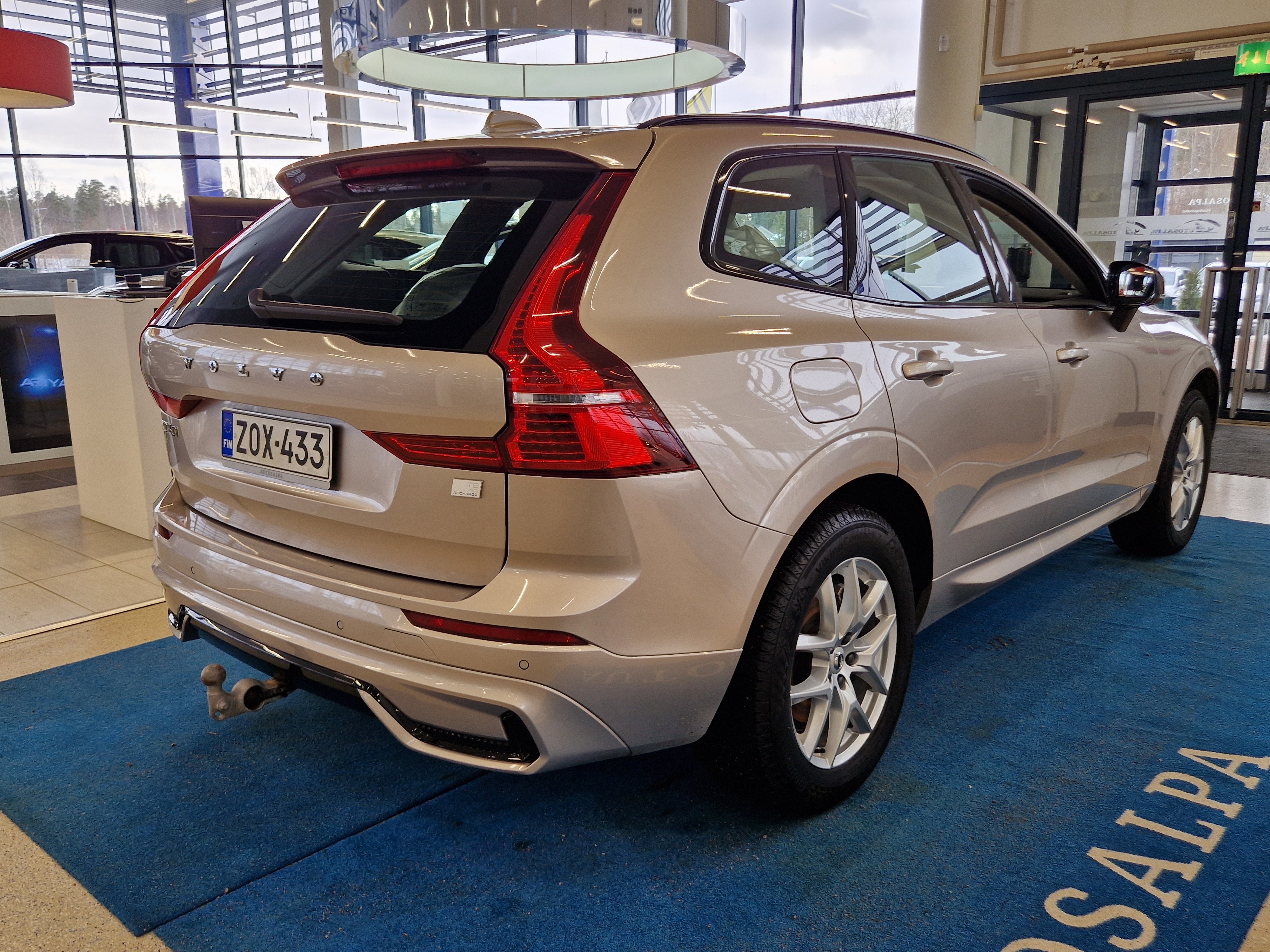 VOLVO XC60 2023