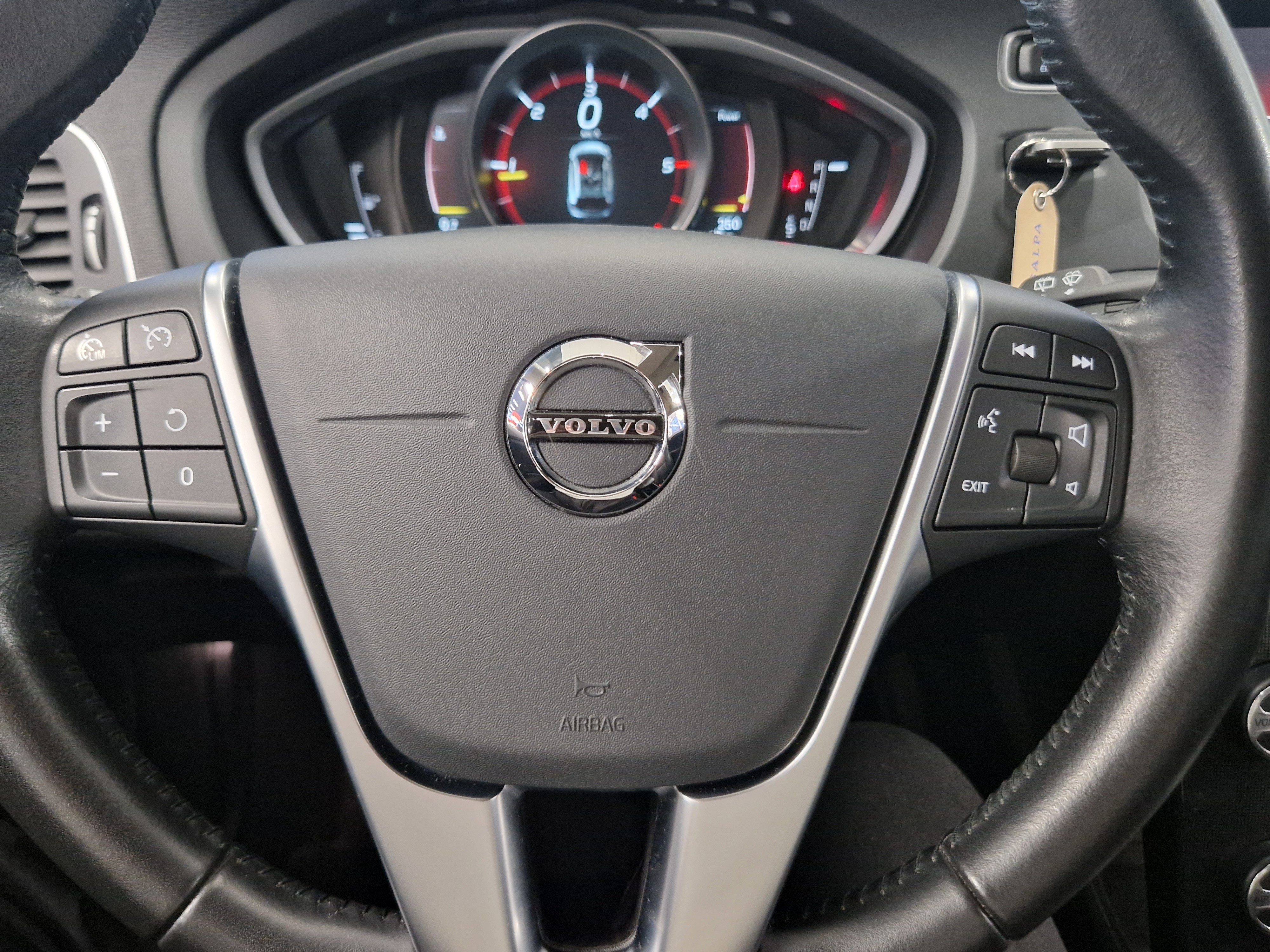 VOLVO V40 Cross Country 2019