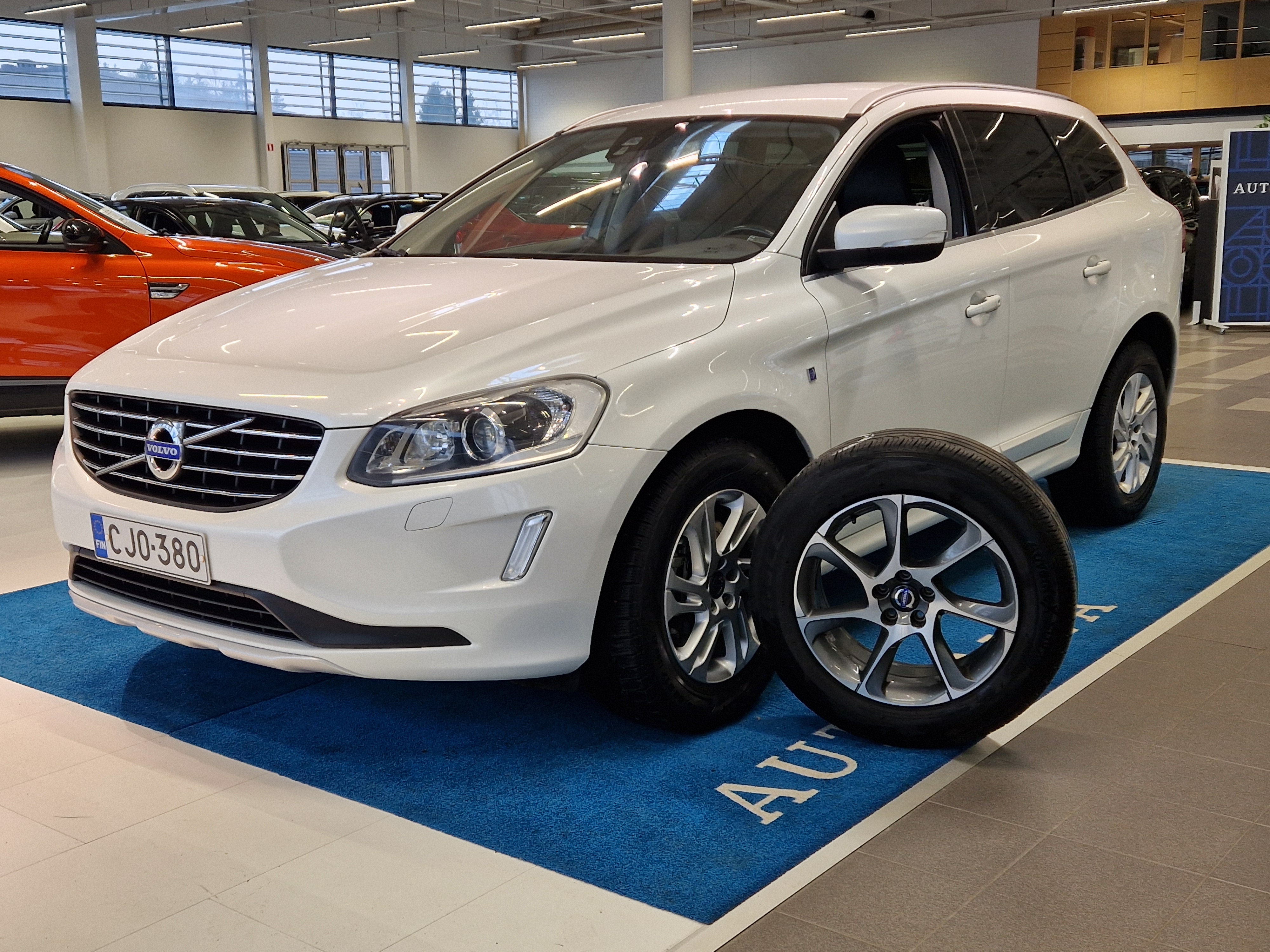 VOLVO XC60 2015