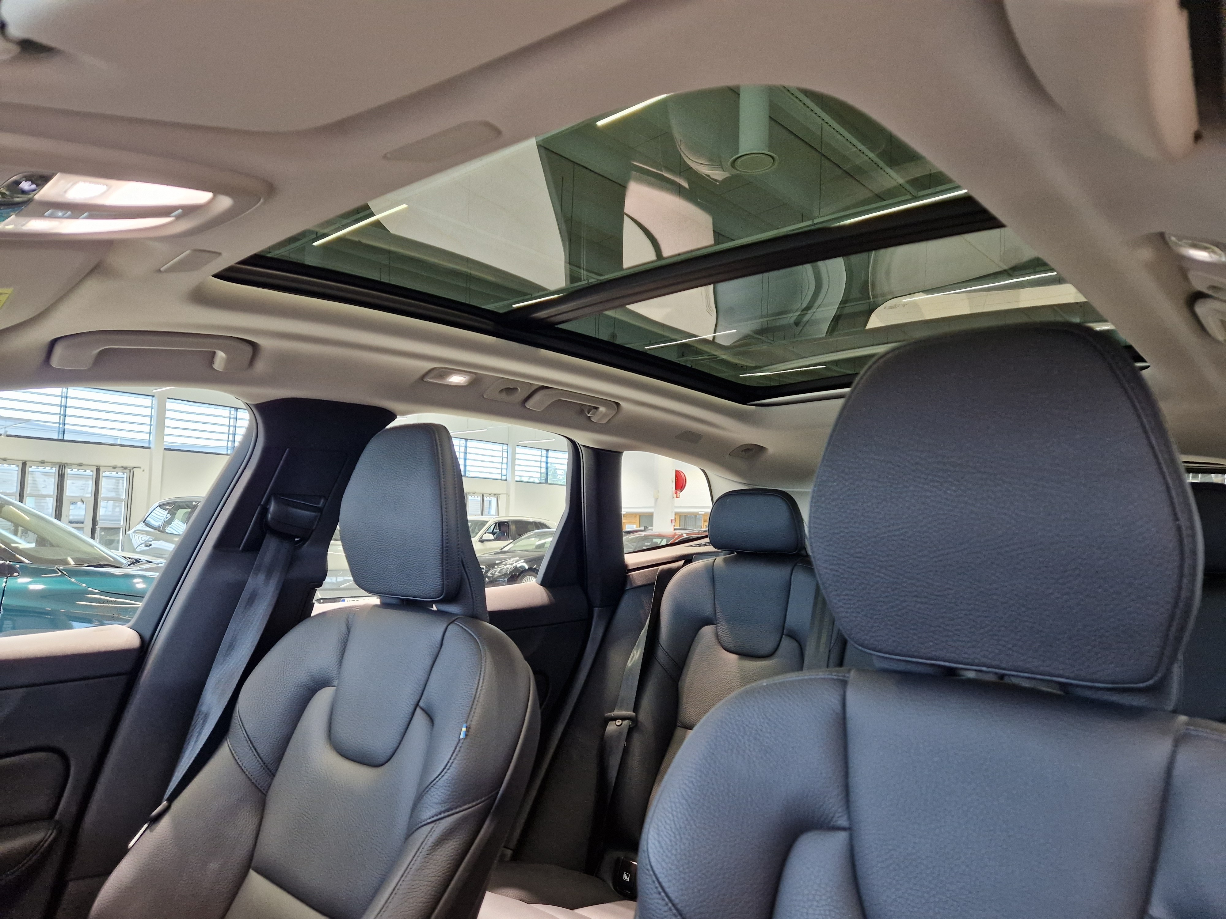 VOLVO XC60 2022
