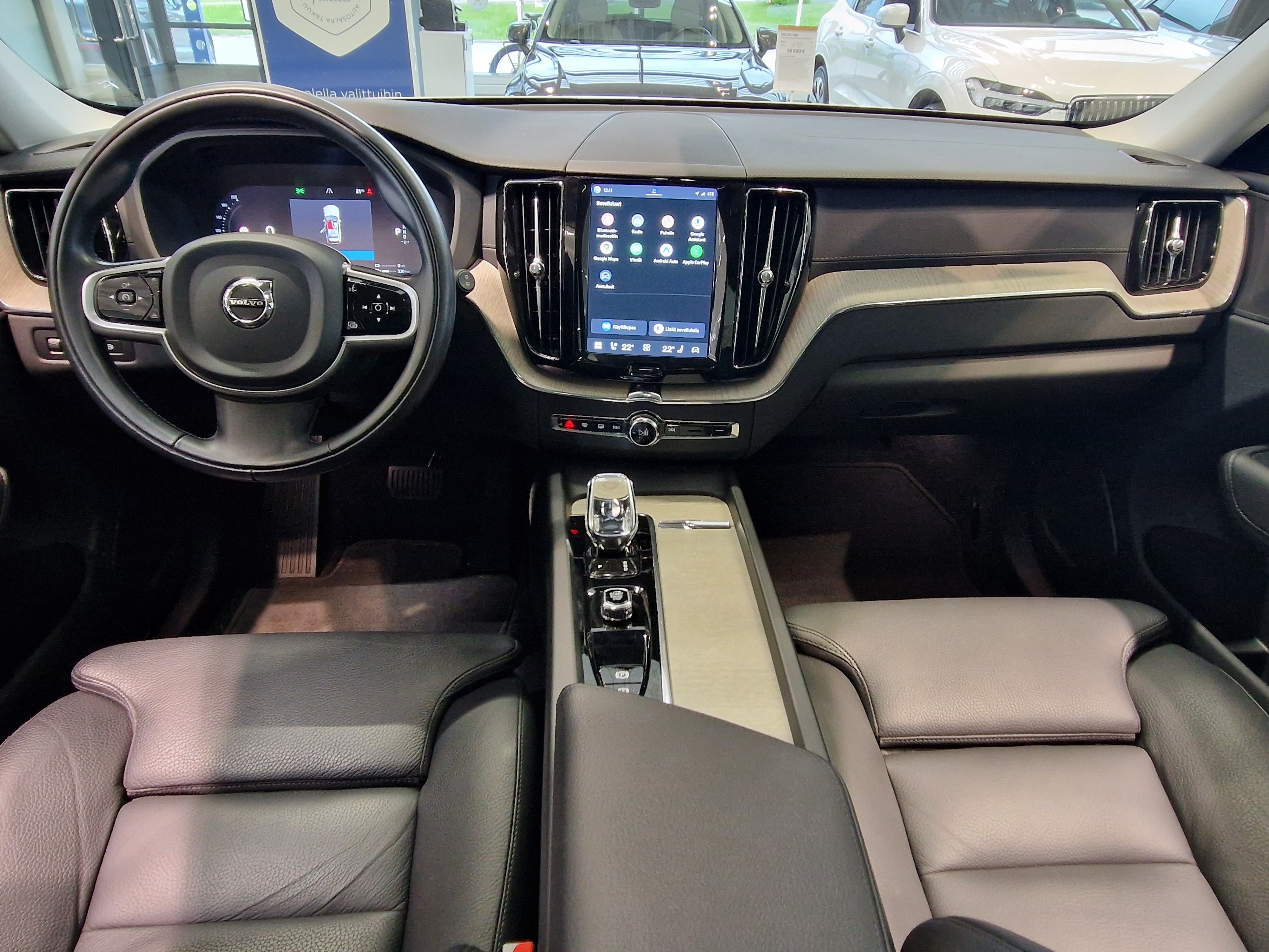 VOLVO XC60 2022