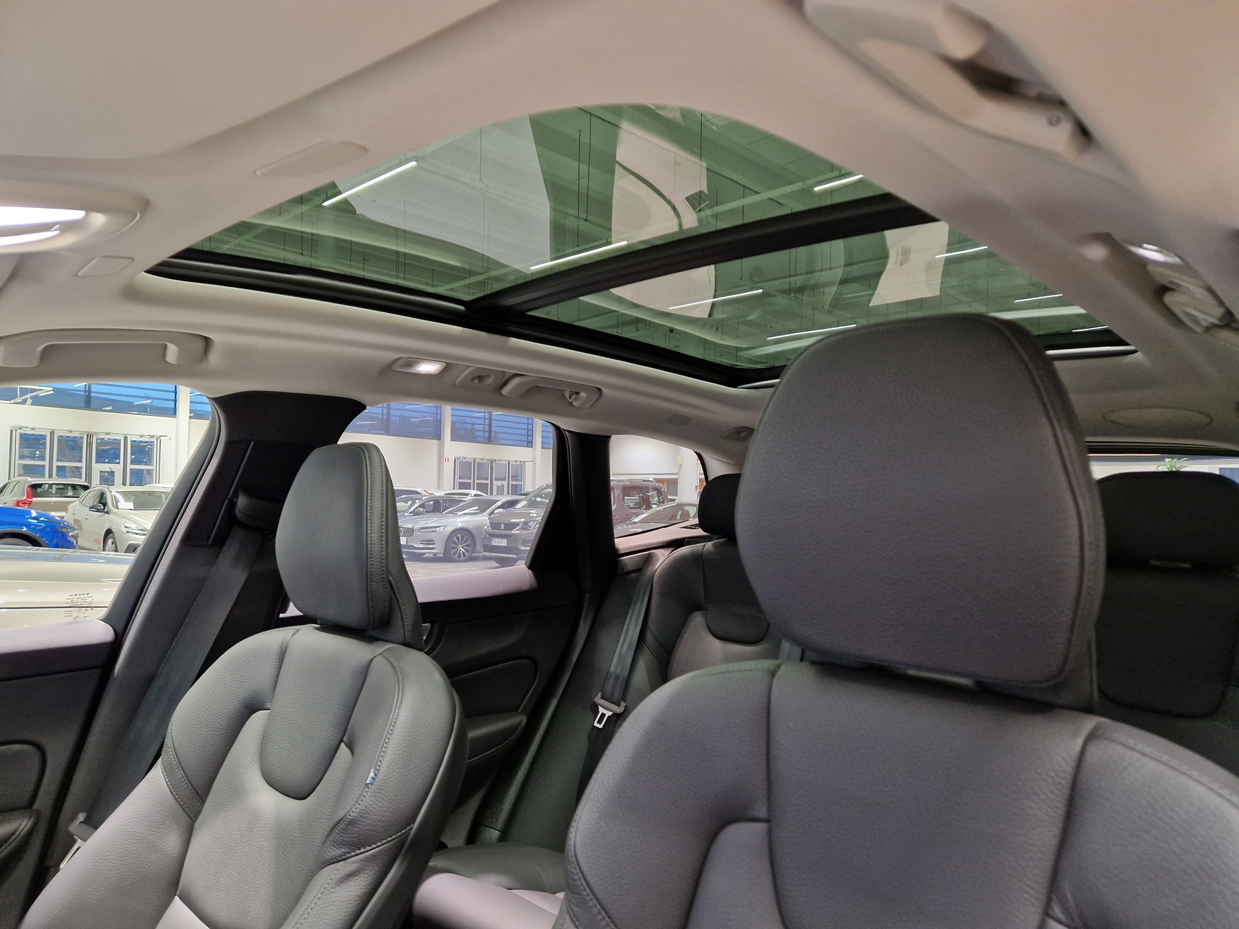 VOLVO XC60 2025