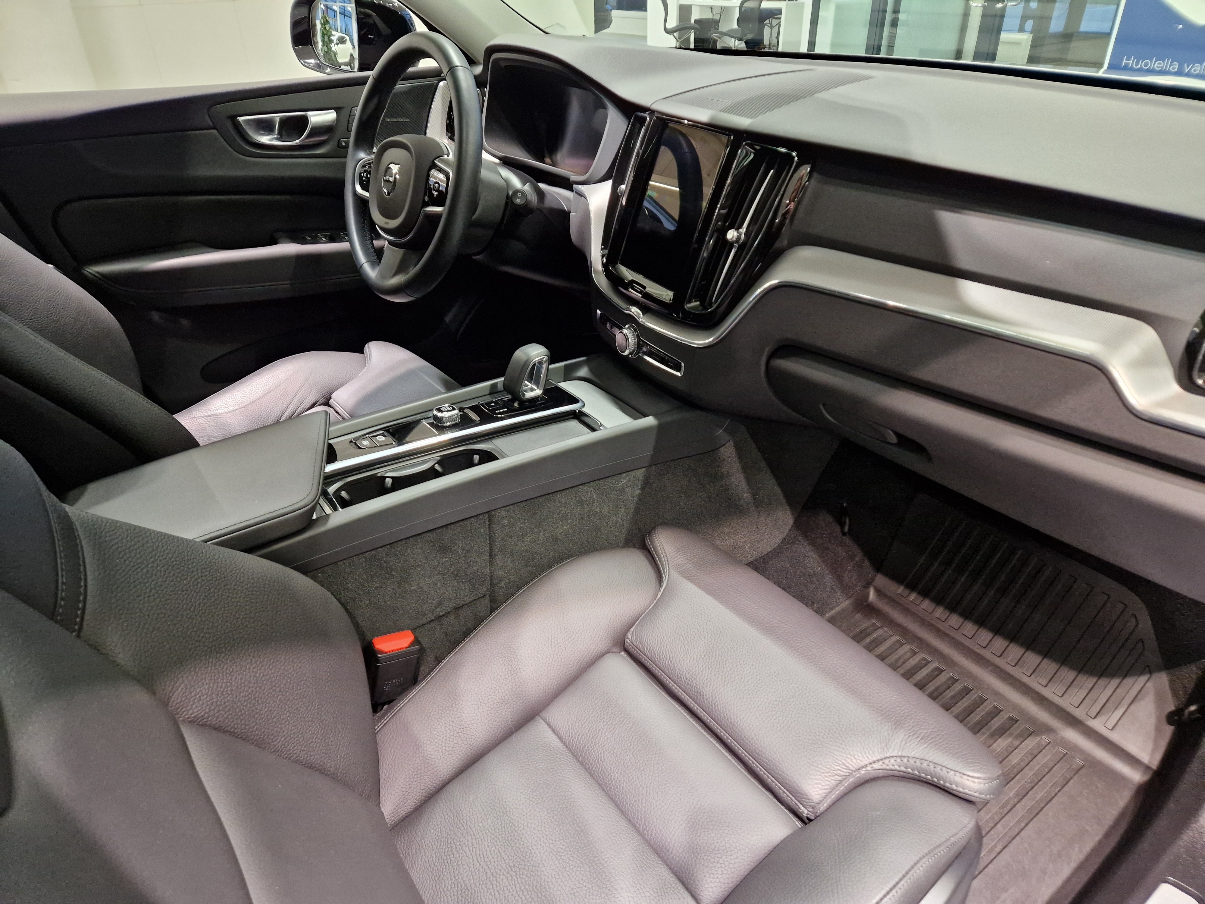 VOLVO XC60 2025