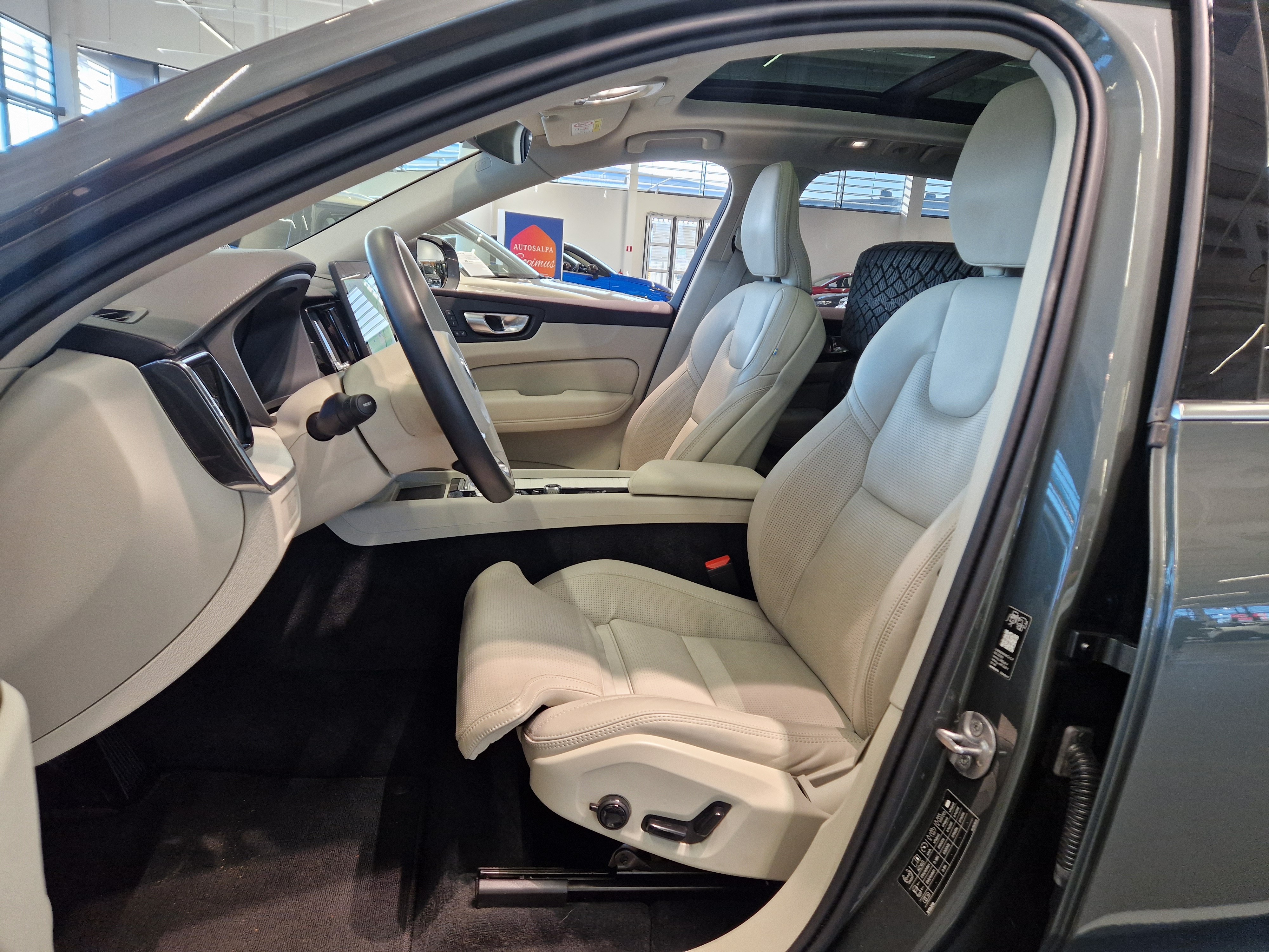 VOLVO XC60 2026