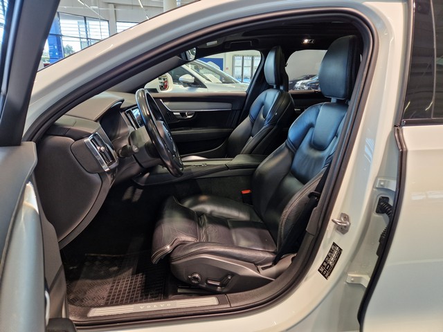 VOLVO V90 Cross Country 2018