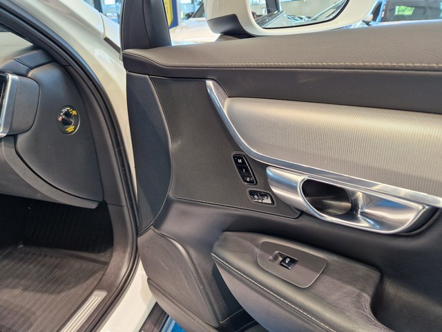 VOLVO V90 Cross Country 2018