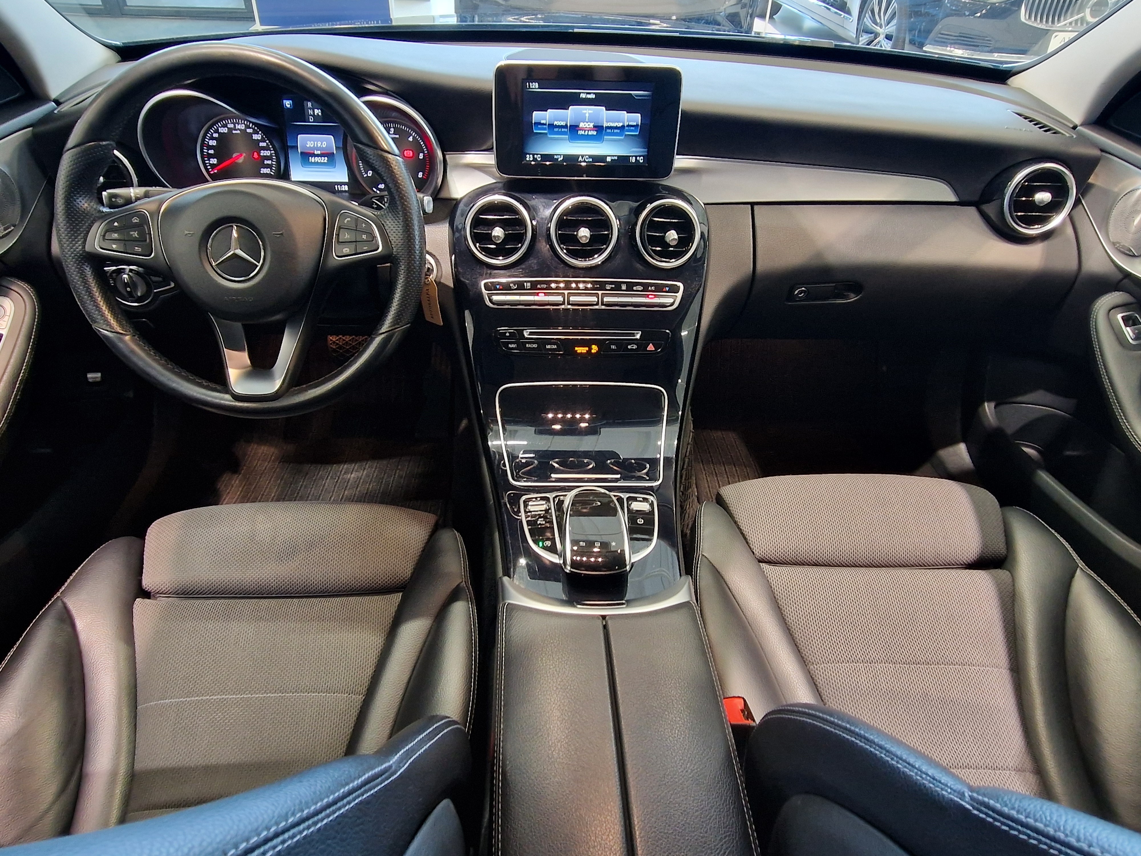 MERCEDES-BENZ C 2016