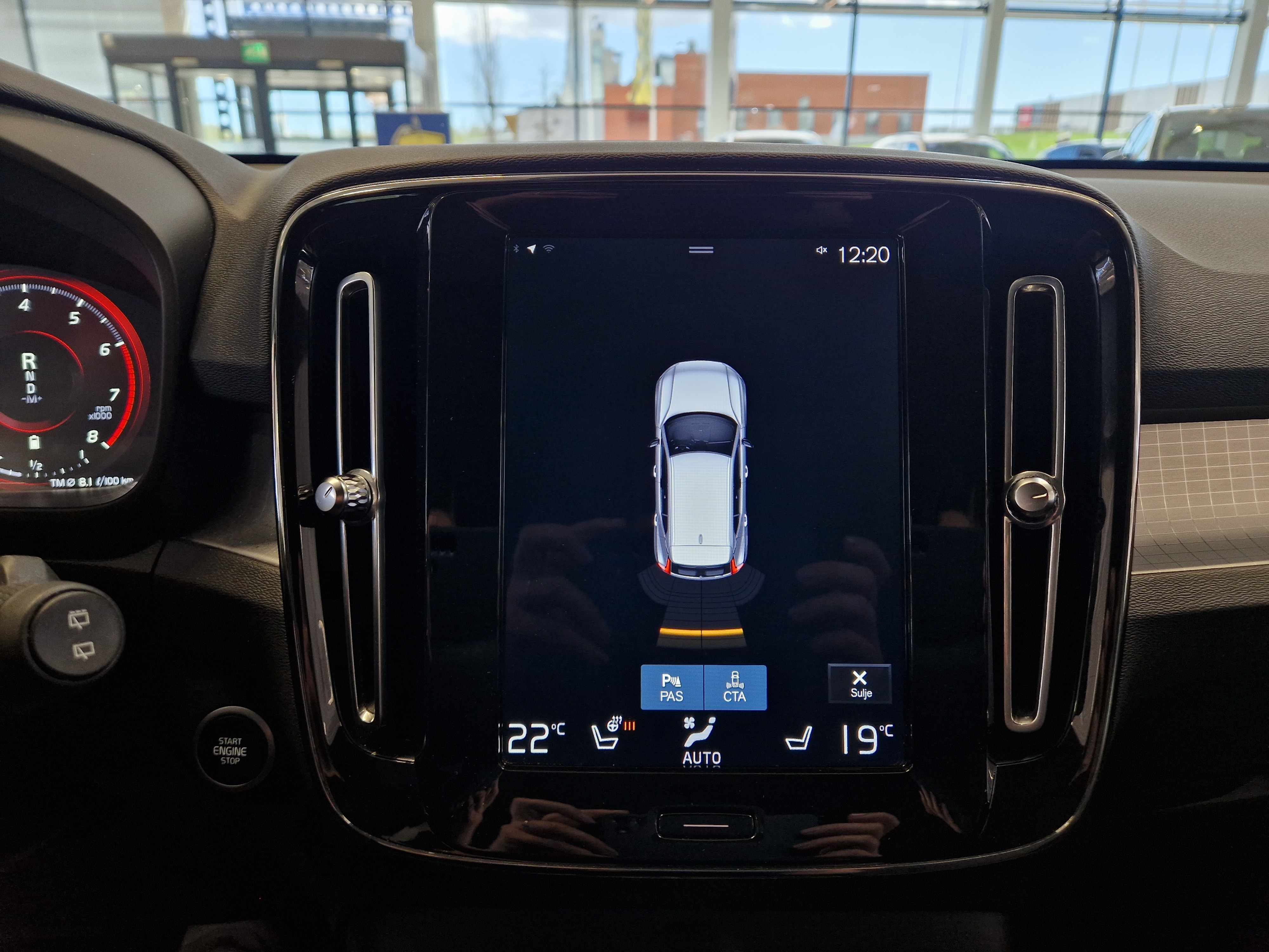 VOLVO XC40 2021