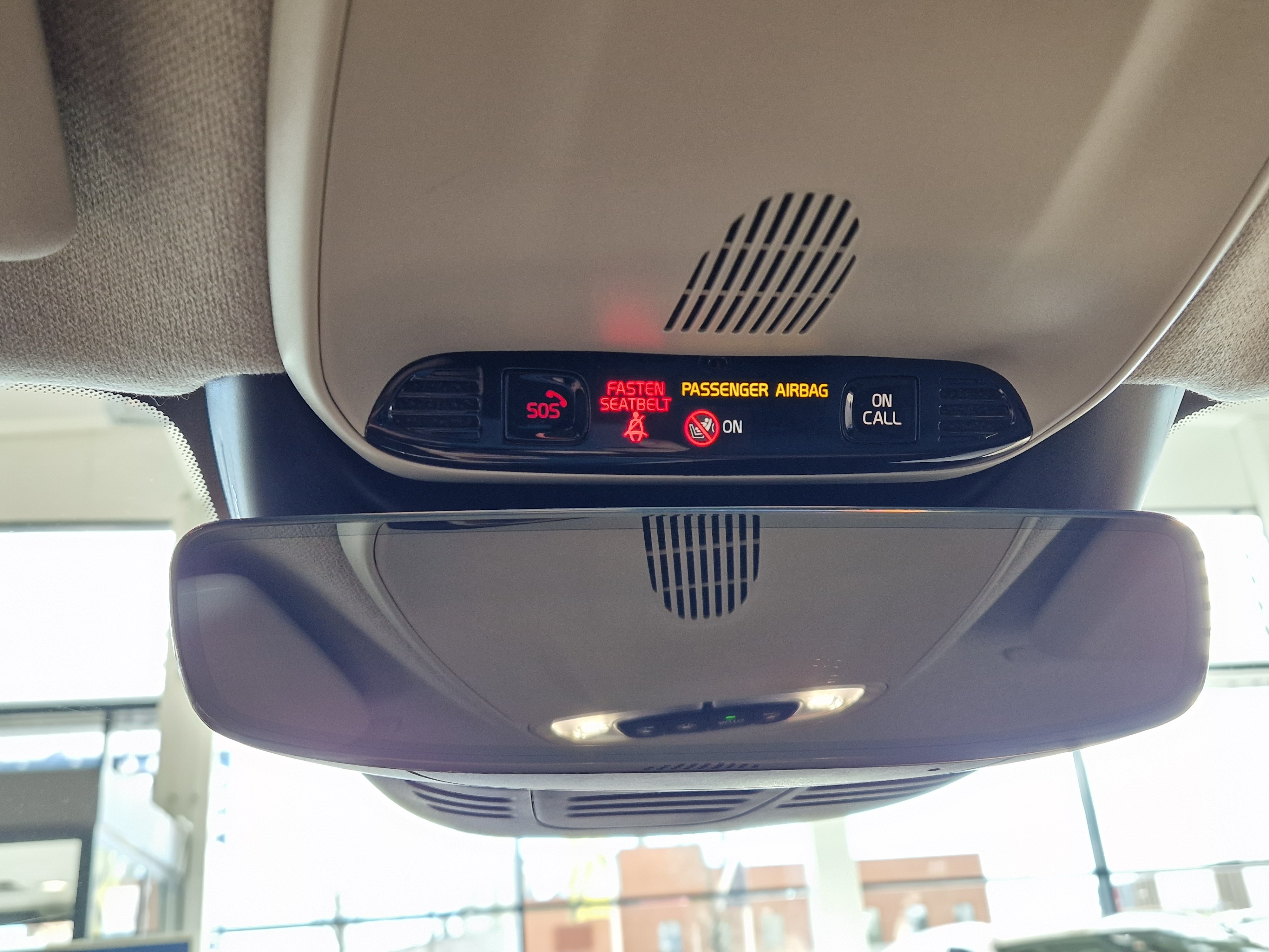 VOLVO XC40 2021