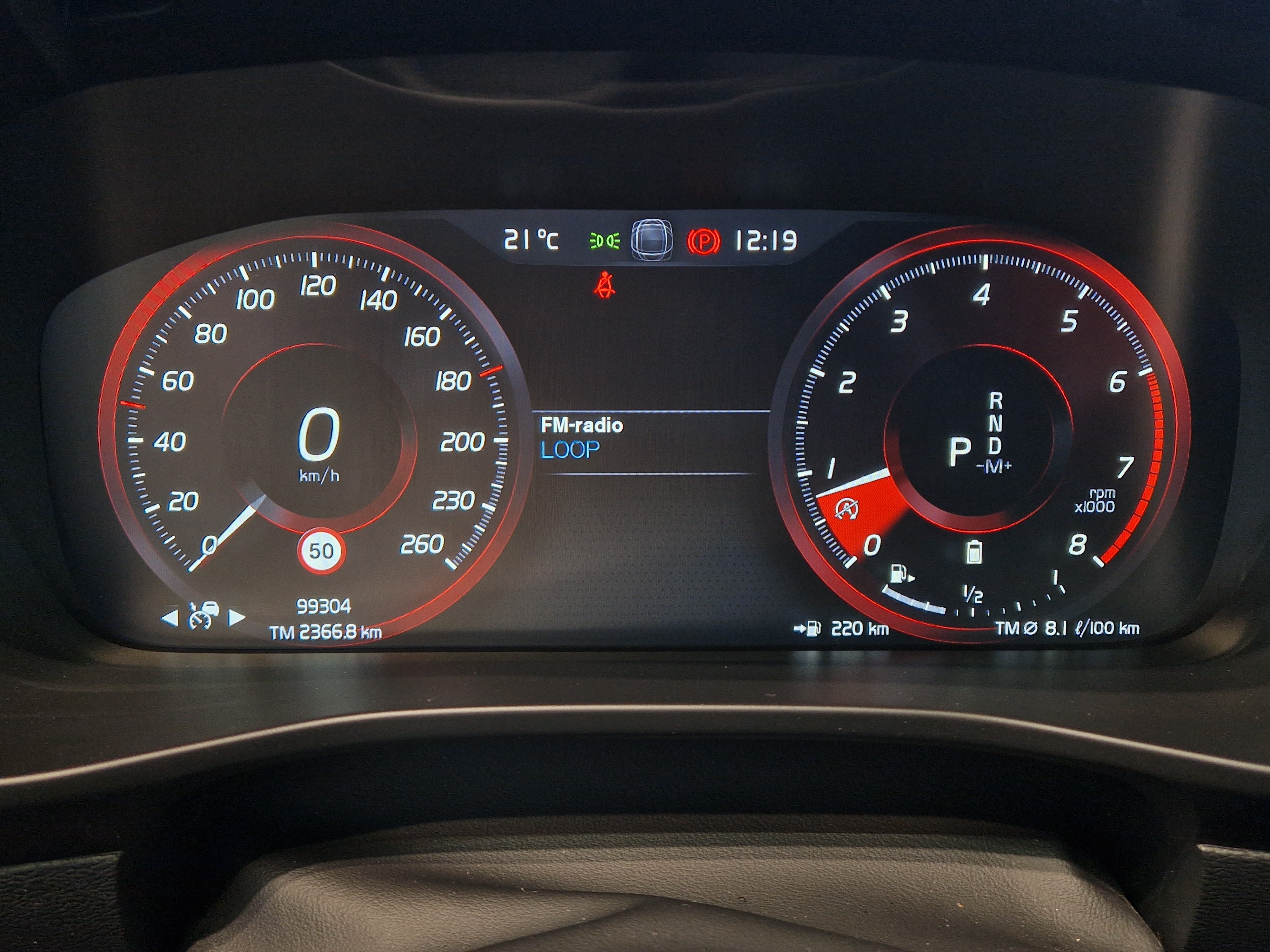 VOLVO XC40 2021