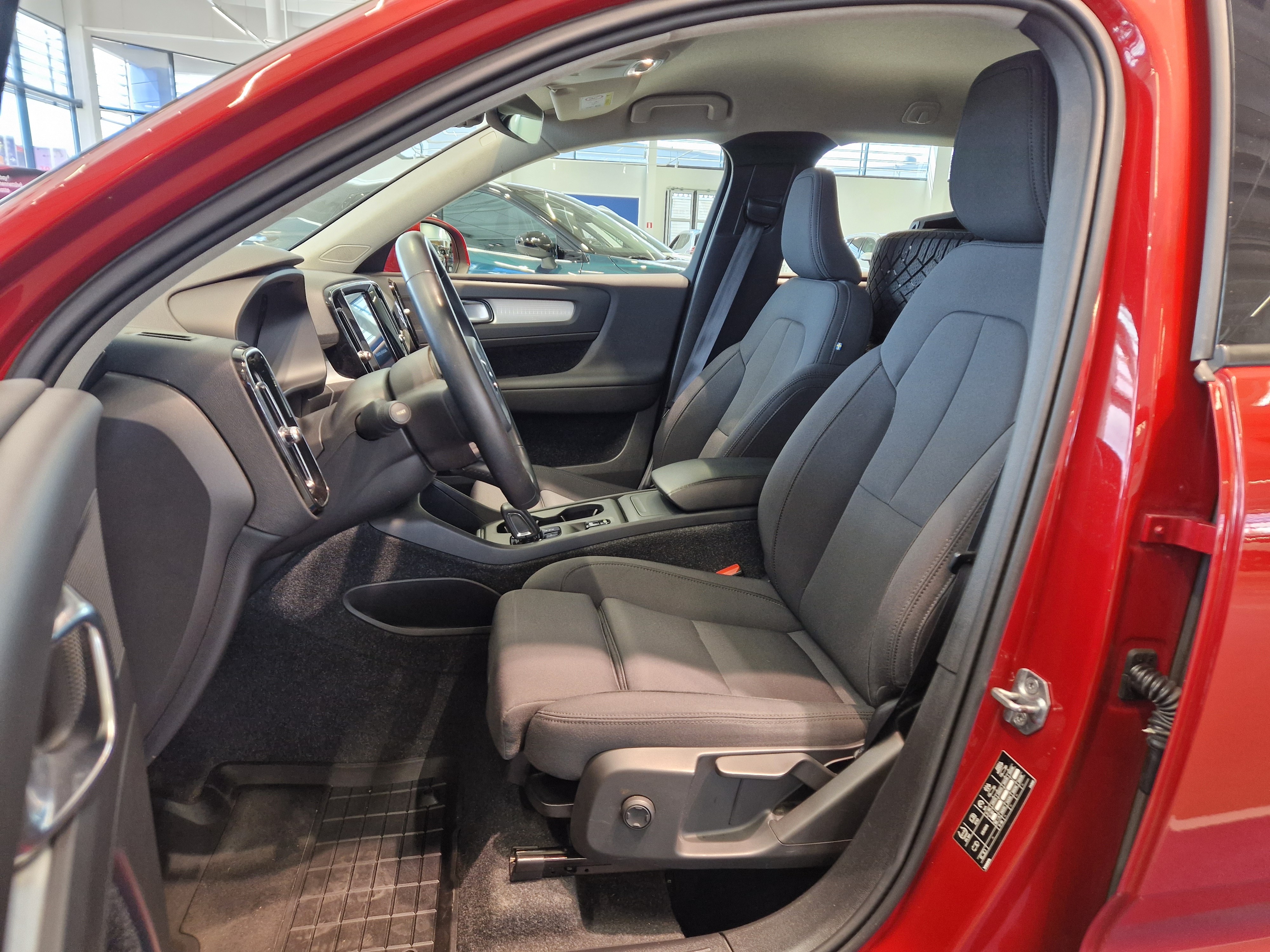 VOLVO XC40 2021
