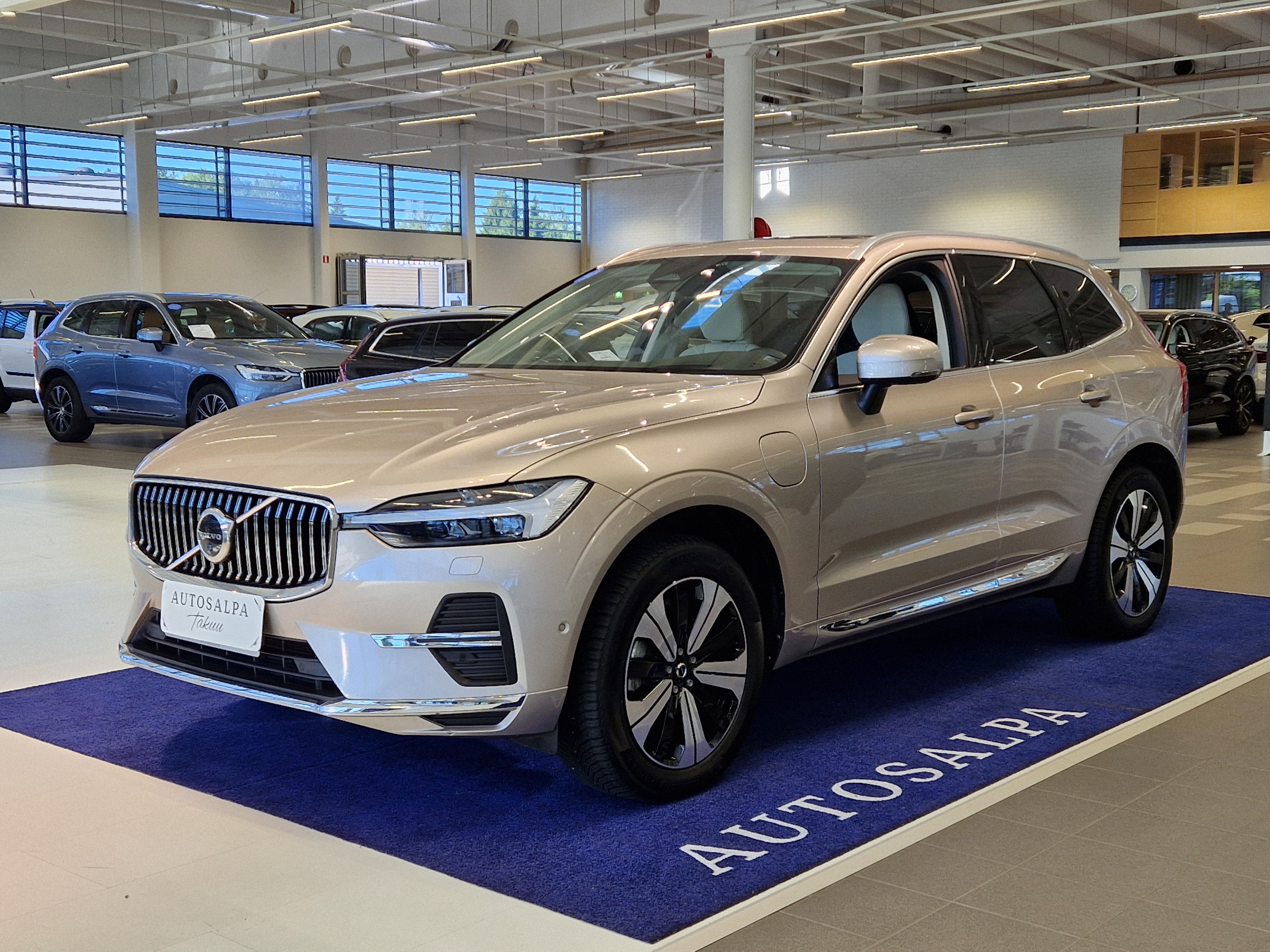 VOLVO XC60 2024