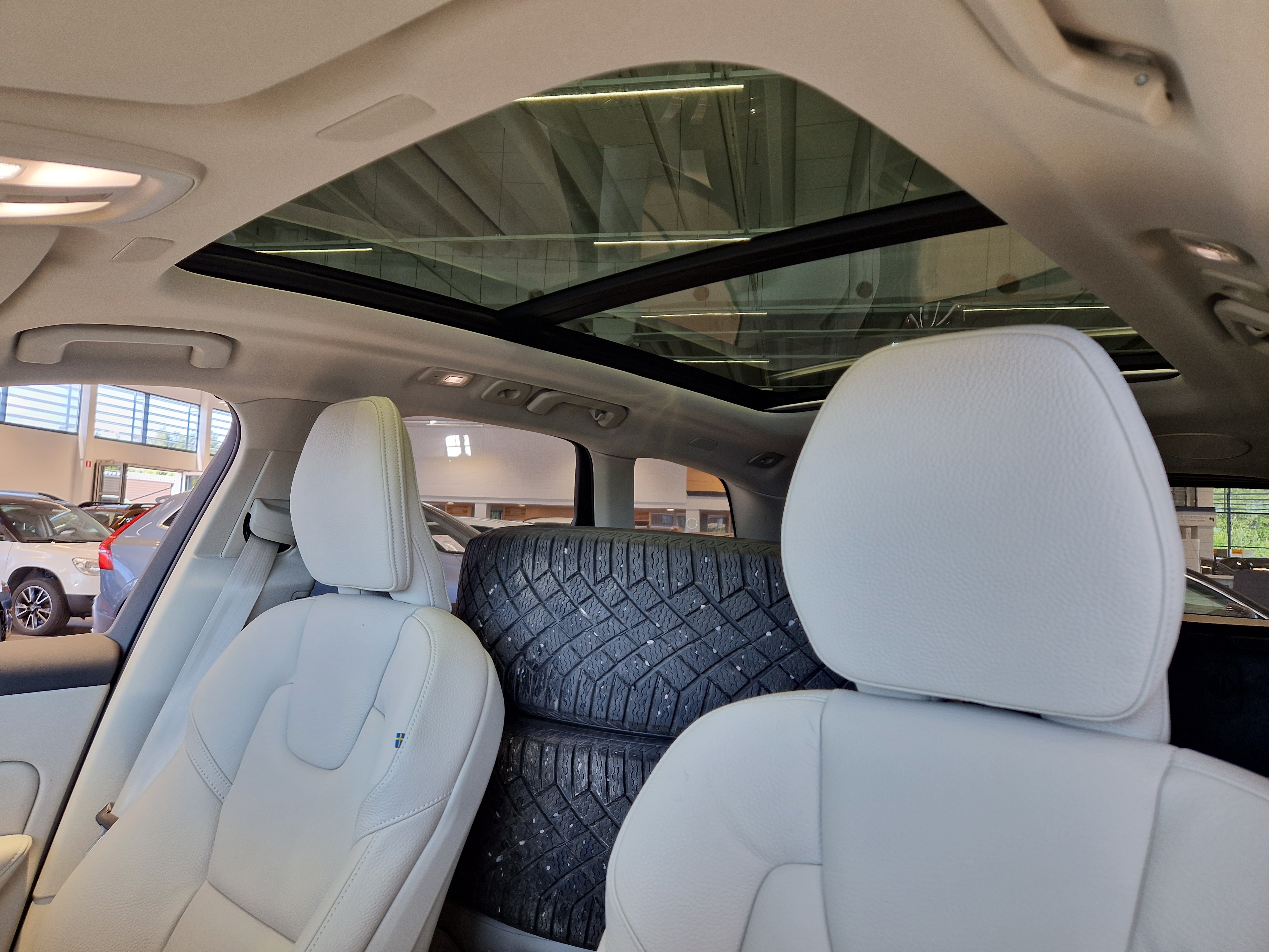 VOLVO XC60 2024