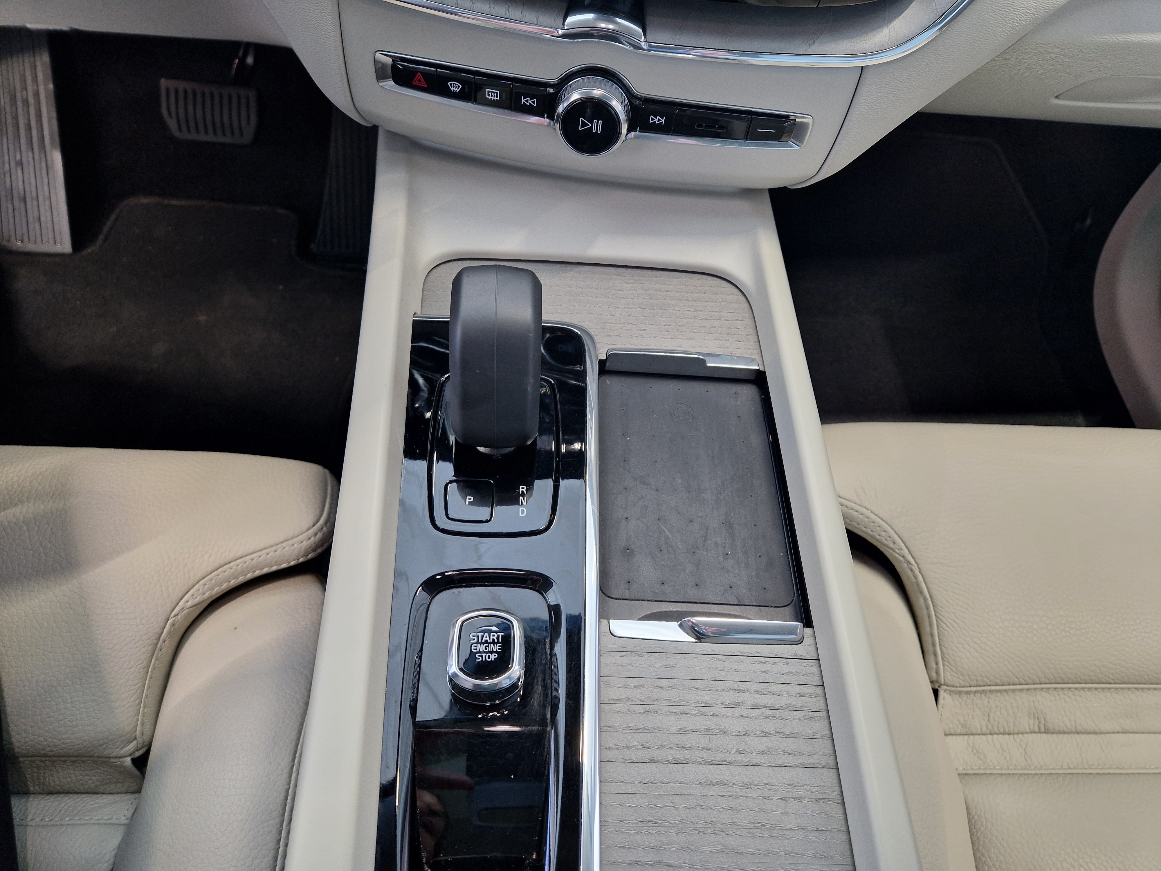 VOLVO XC60 2024