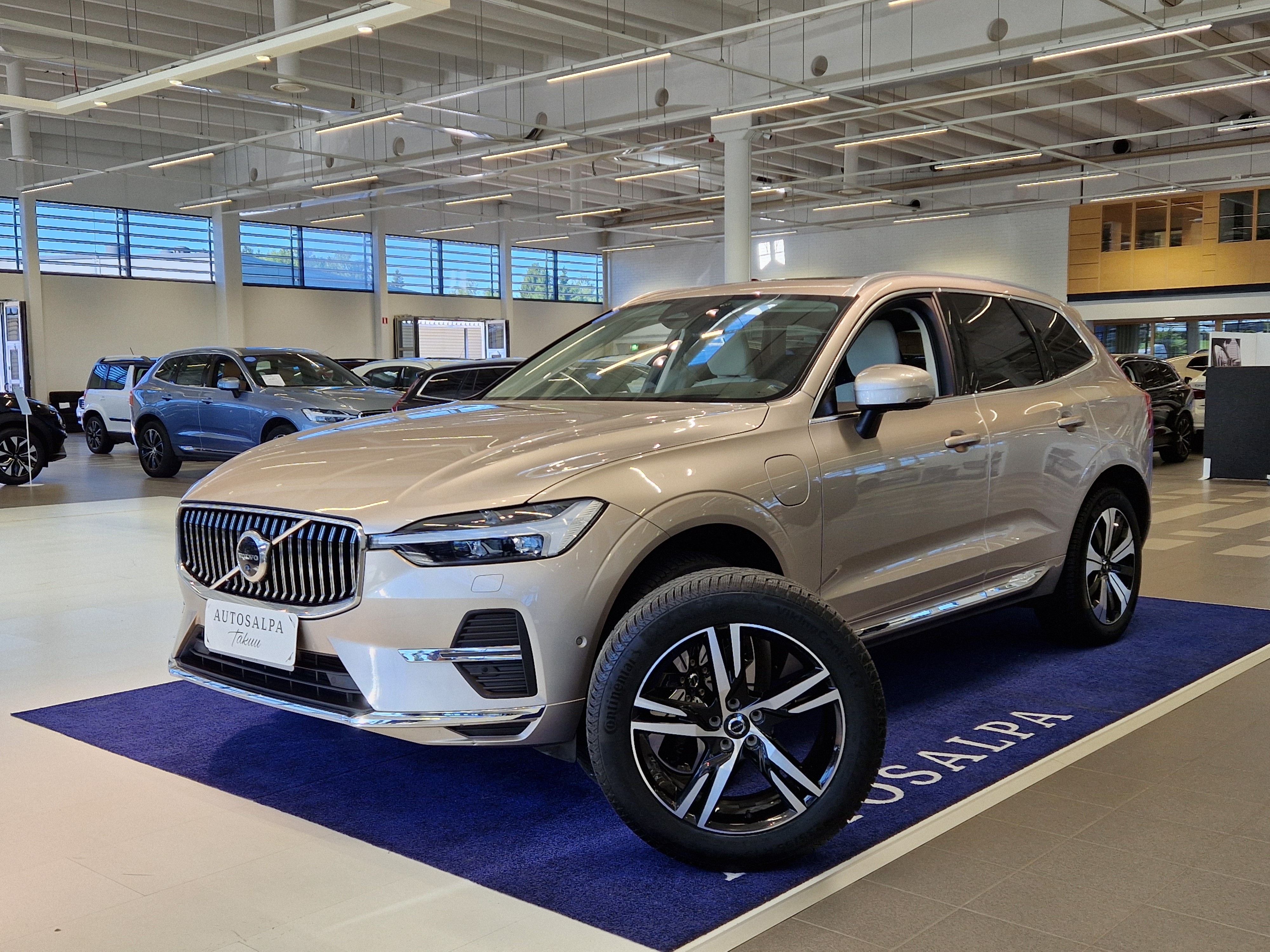 VOLVO XC60 2024