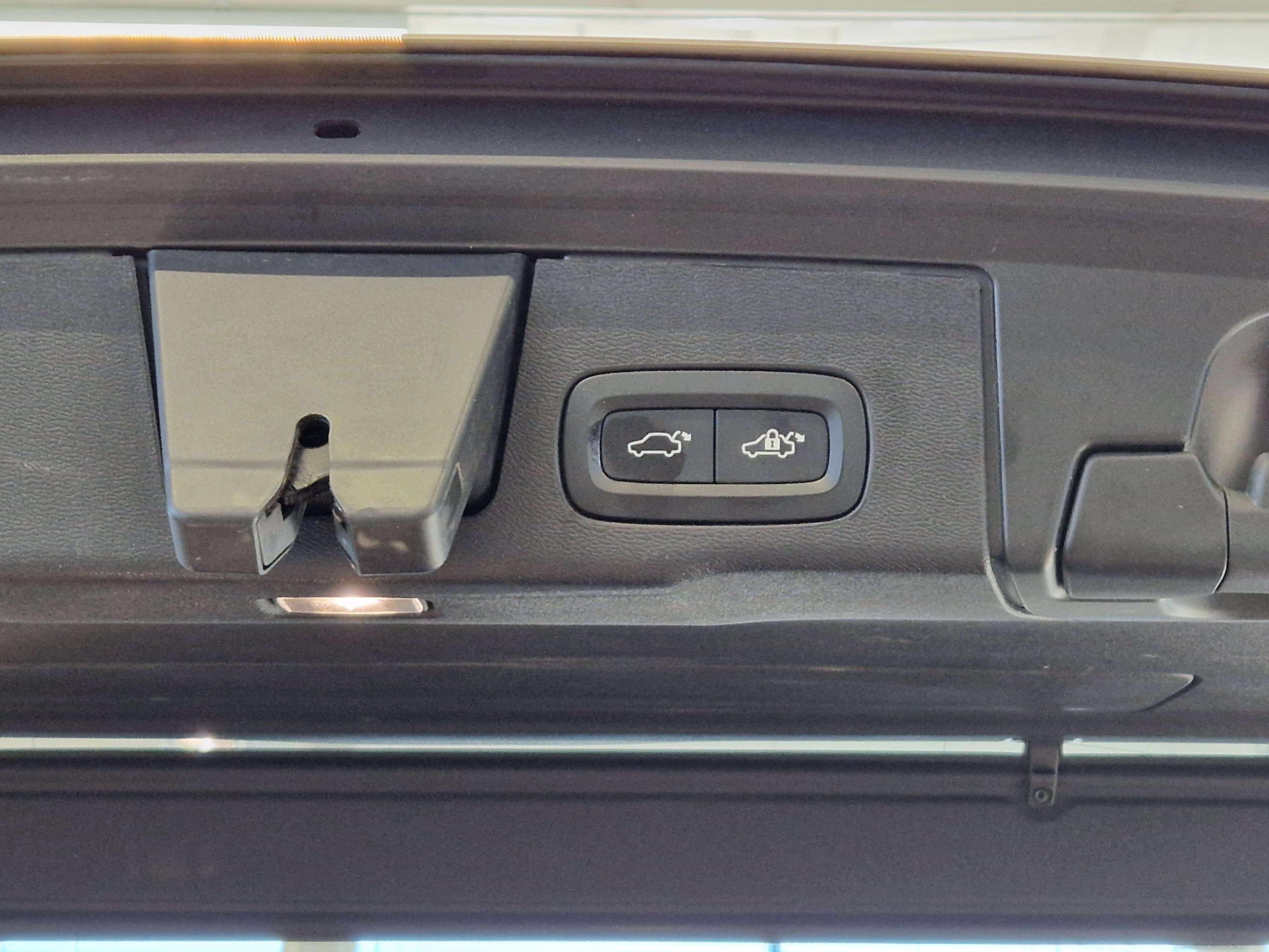 VOLVO XC60 2024