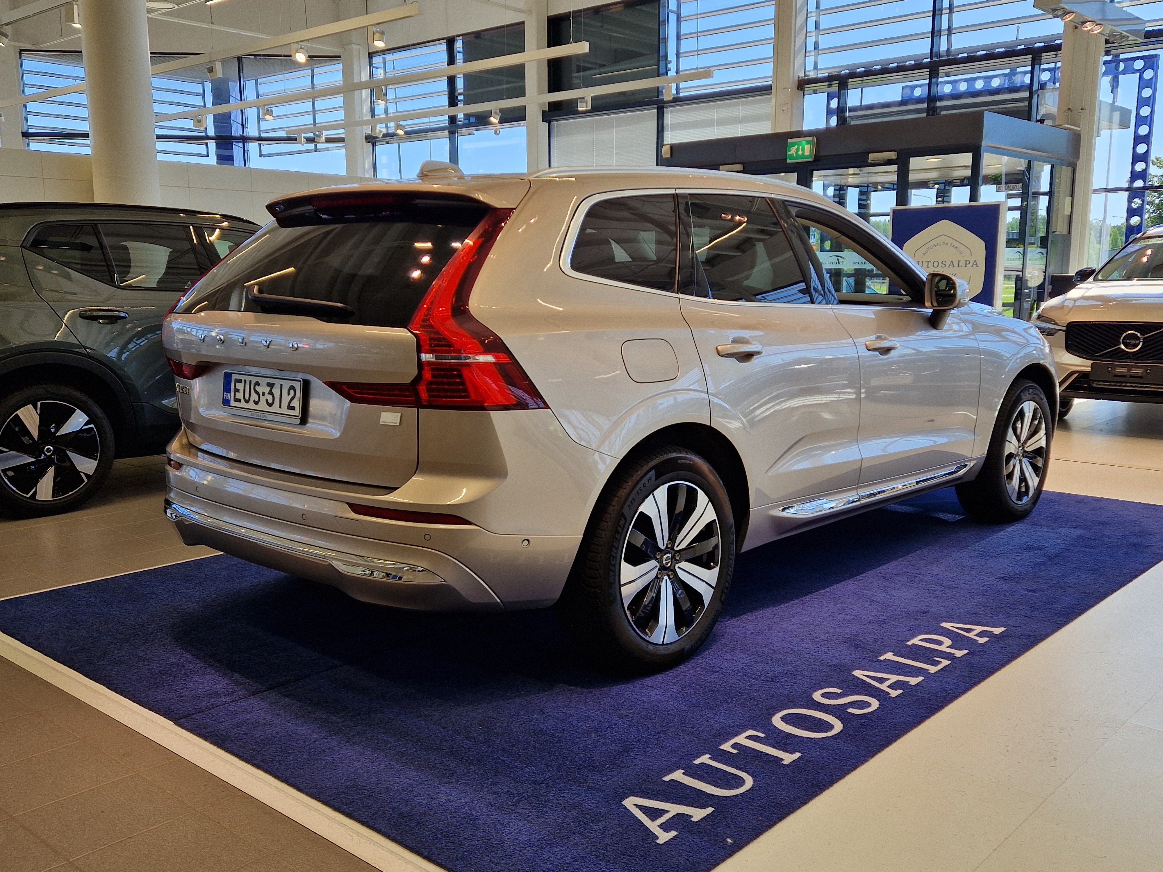 VOLVO XC60 2024