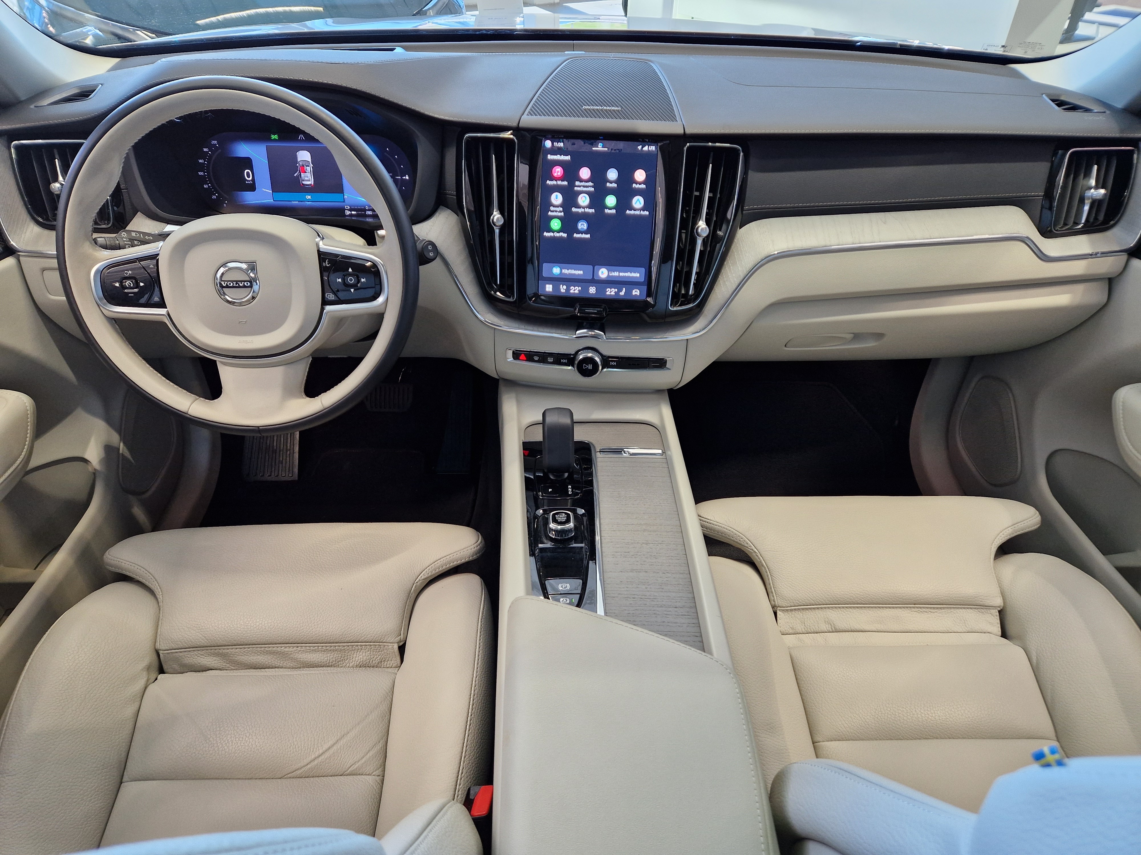 VOLVO XC60 2024