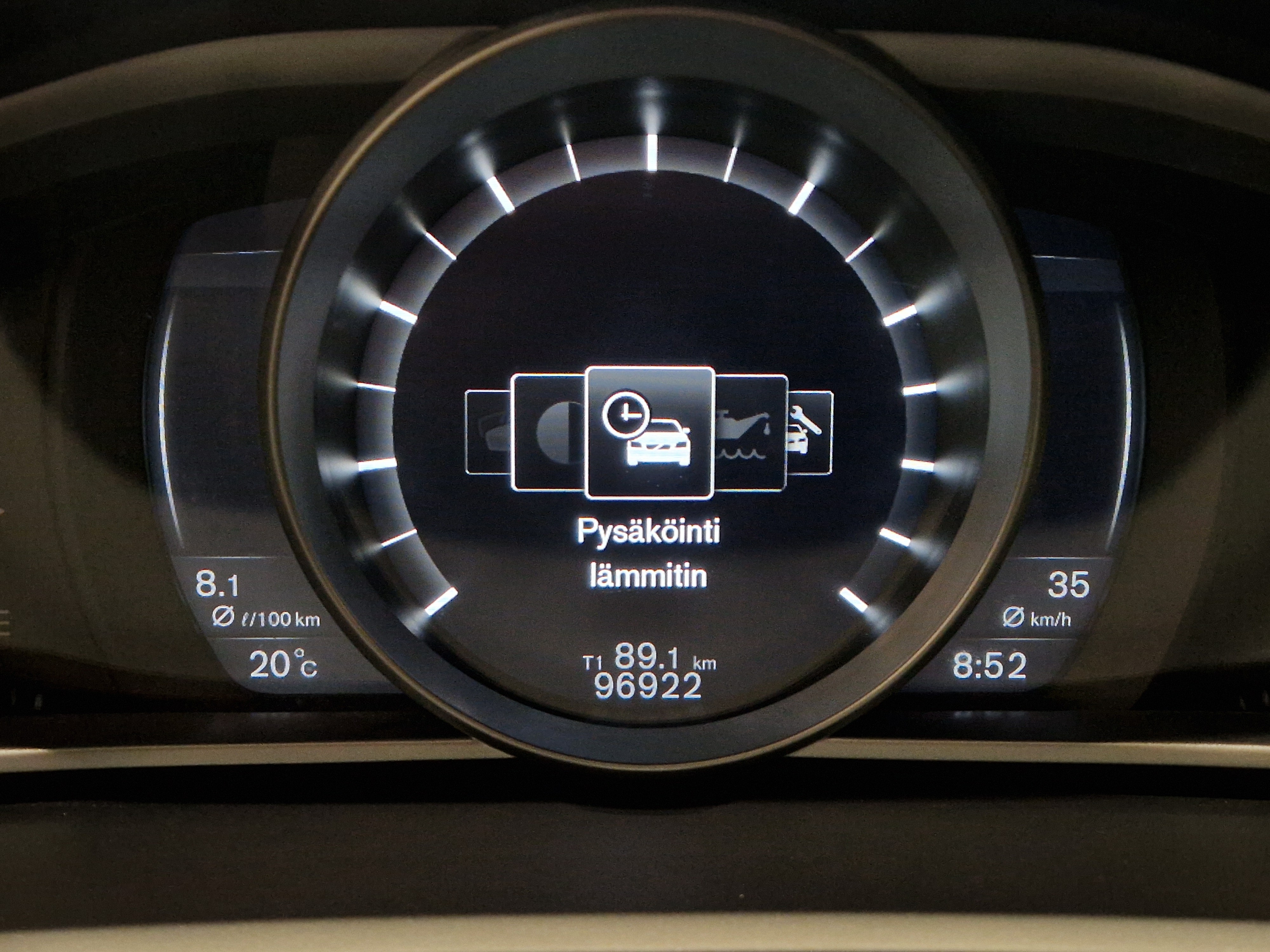 VOLVO V40 2018