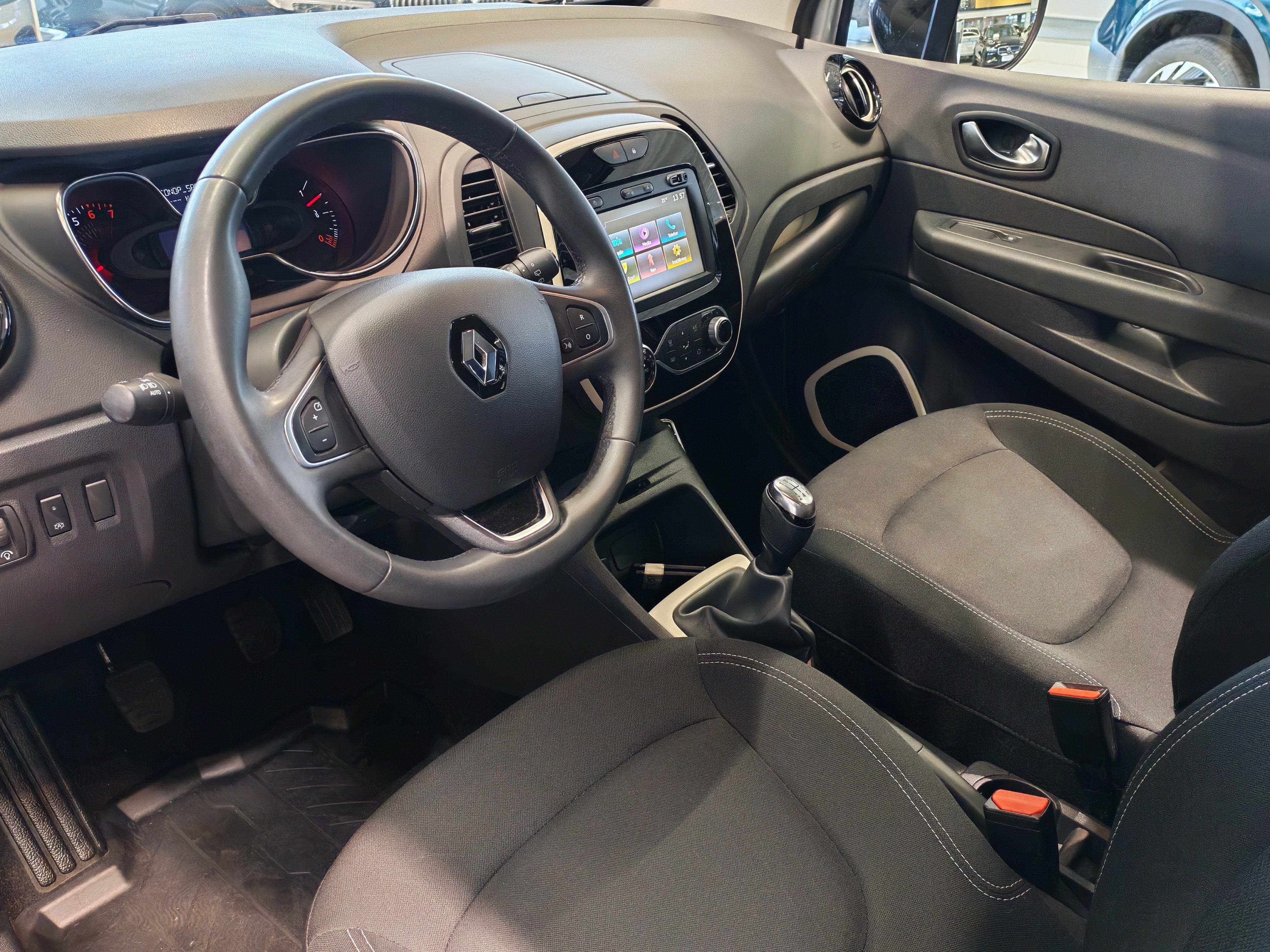 RENAULT Captur 2019