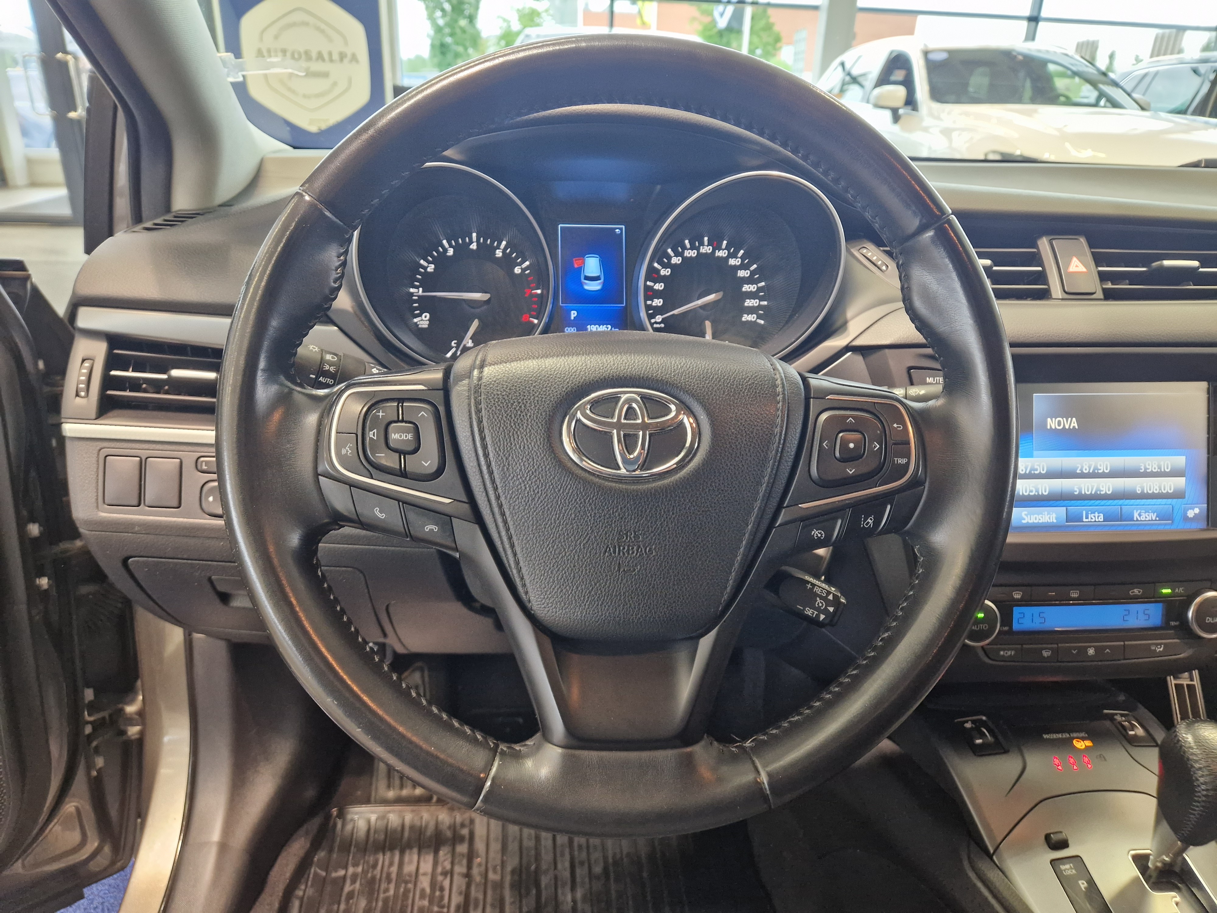 TOYOTA Avensis 2017