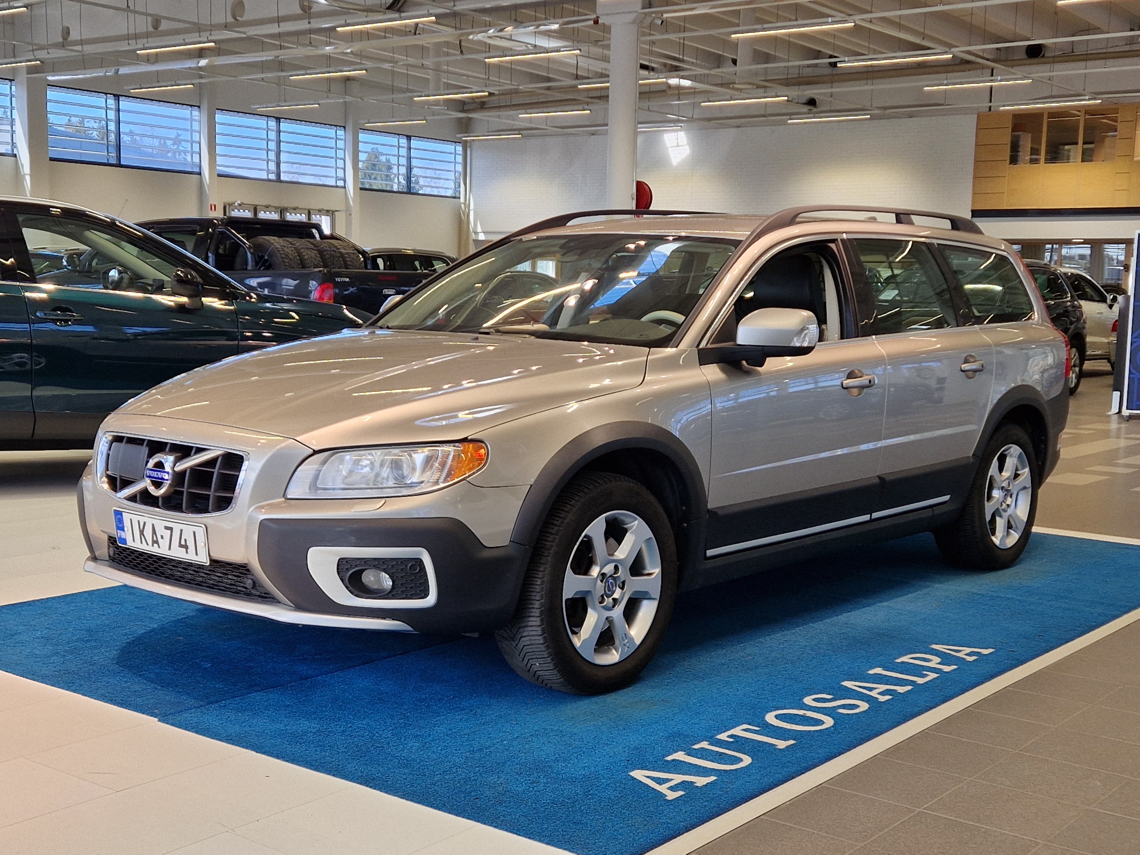 VOLVO XC70 2011