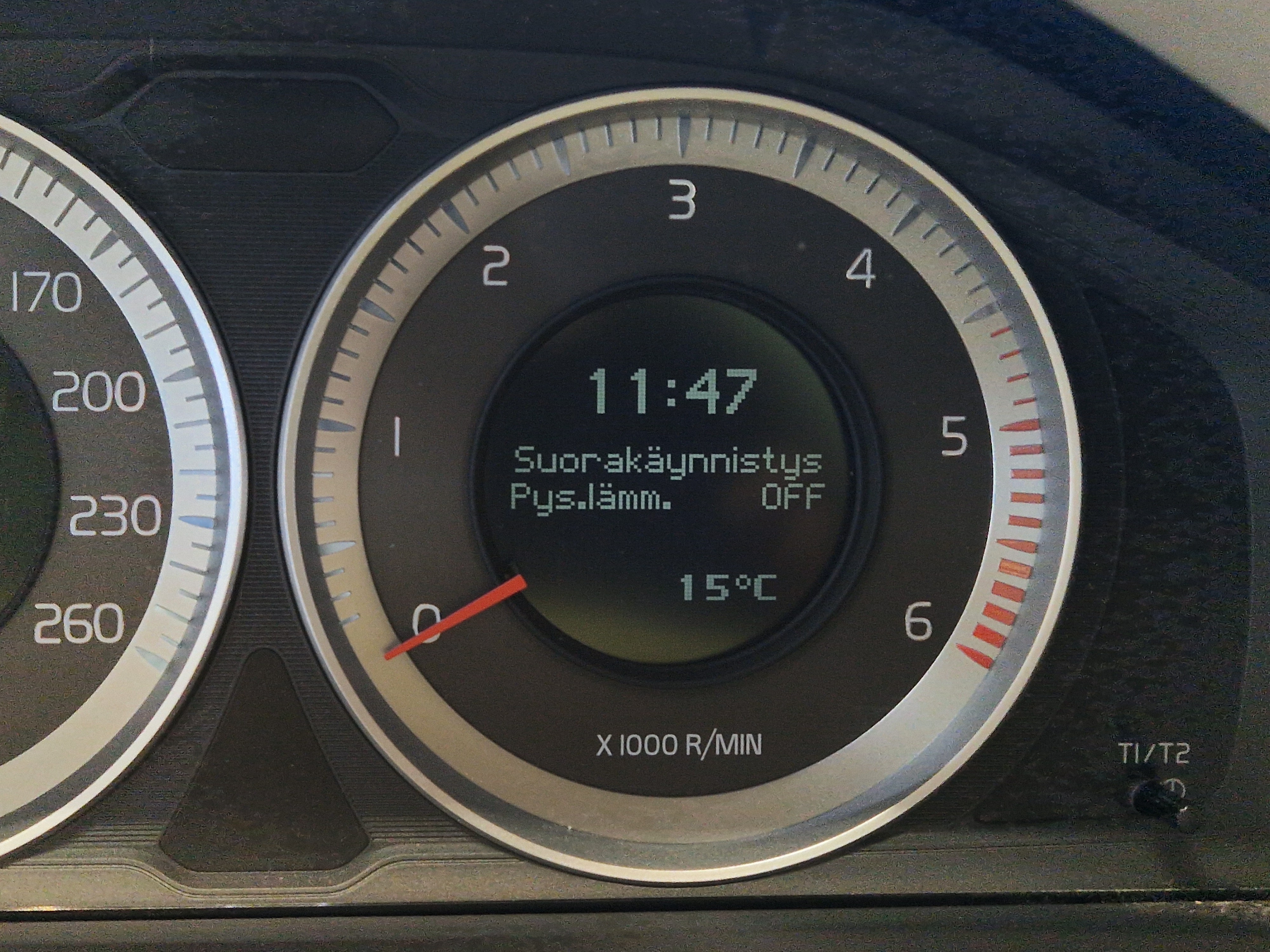VOLVO XC70 2011