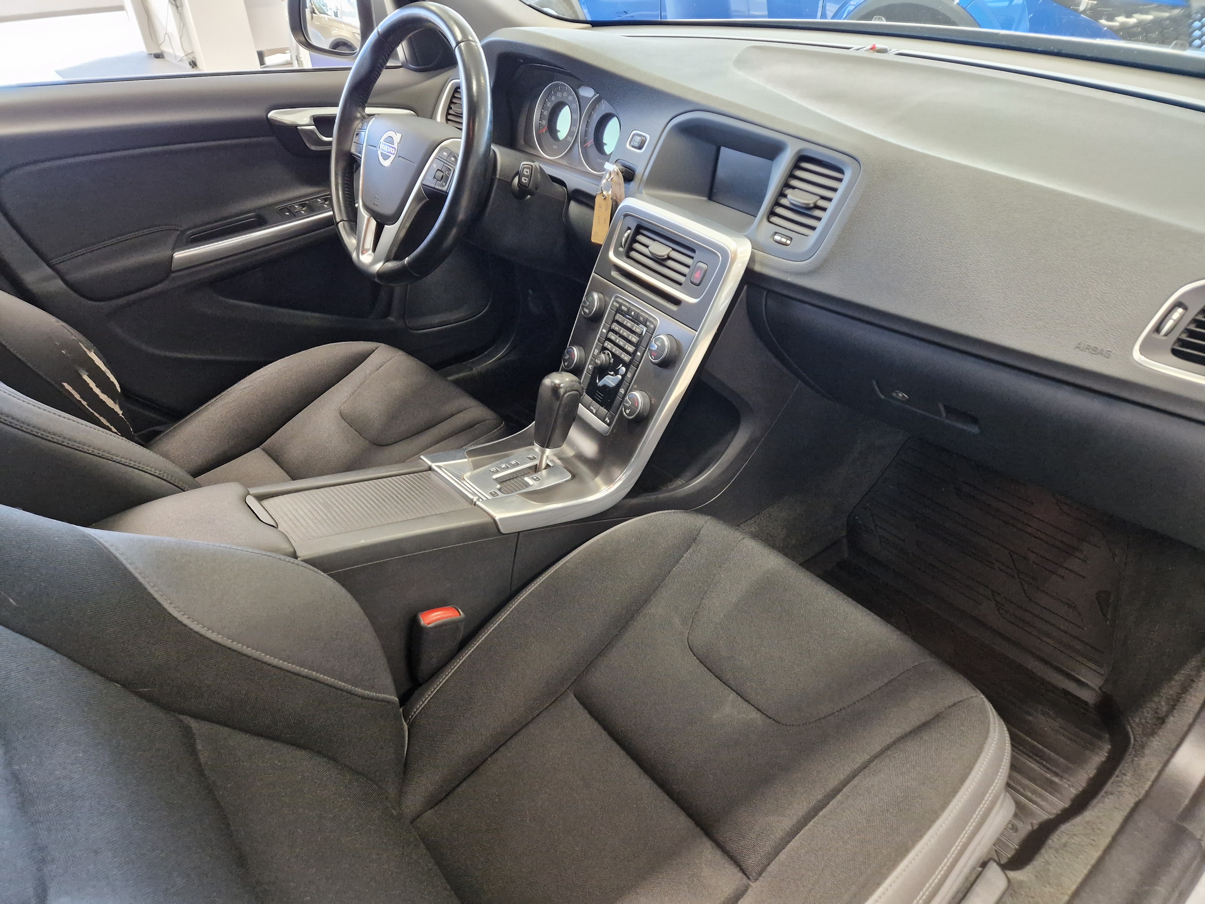VOLVO V60 2011