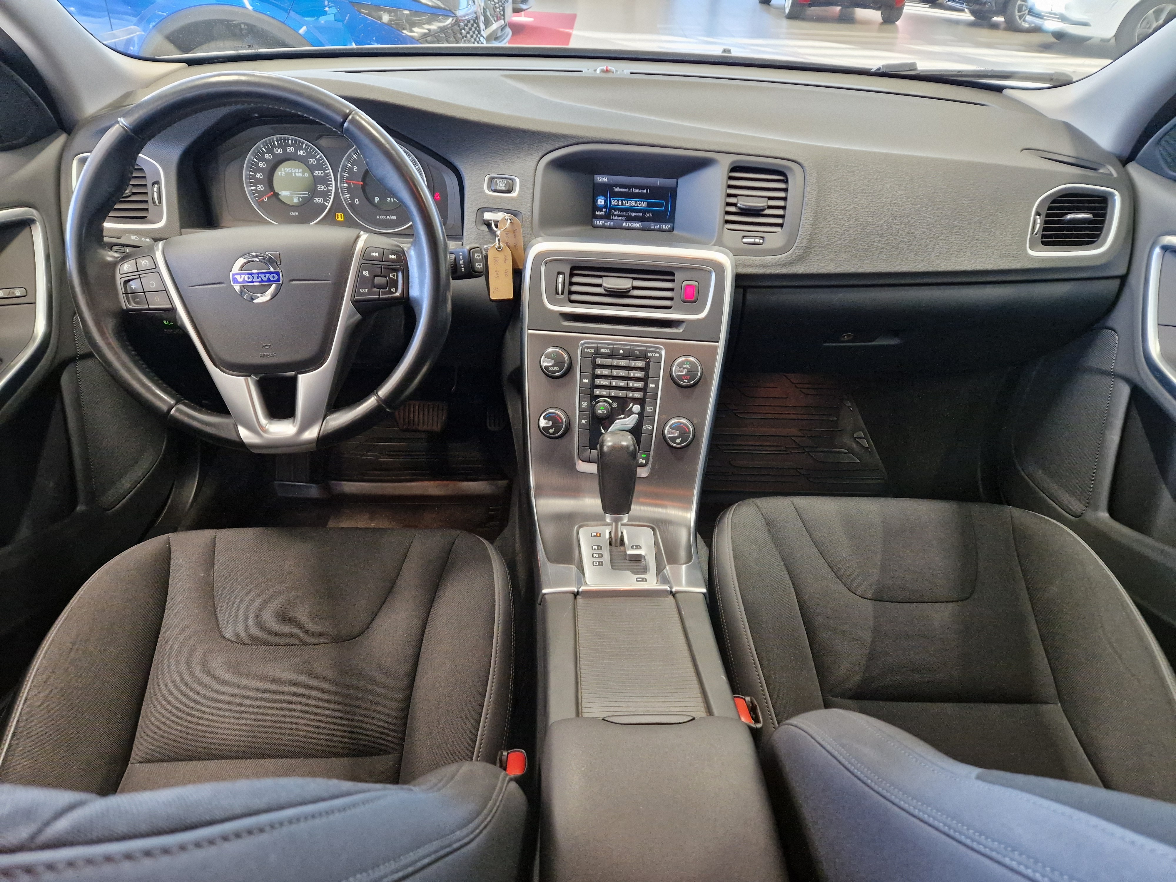 VOLVO V60 2011