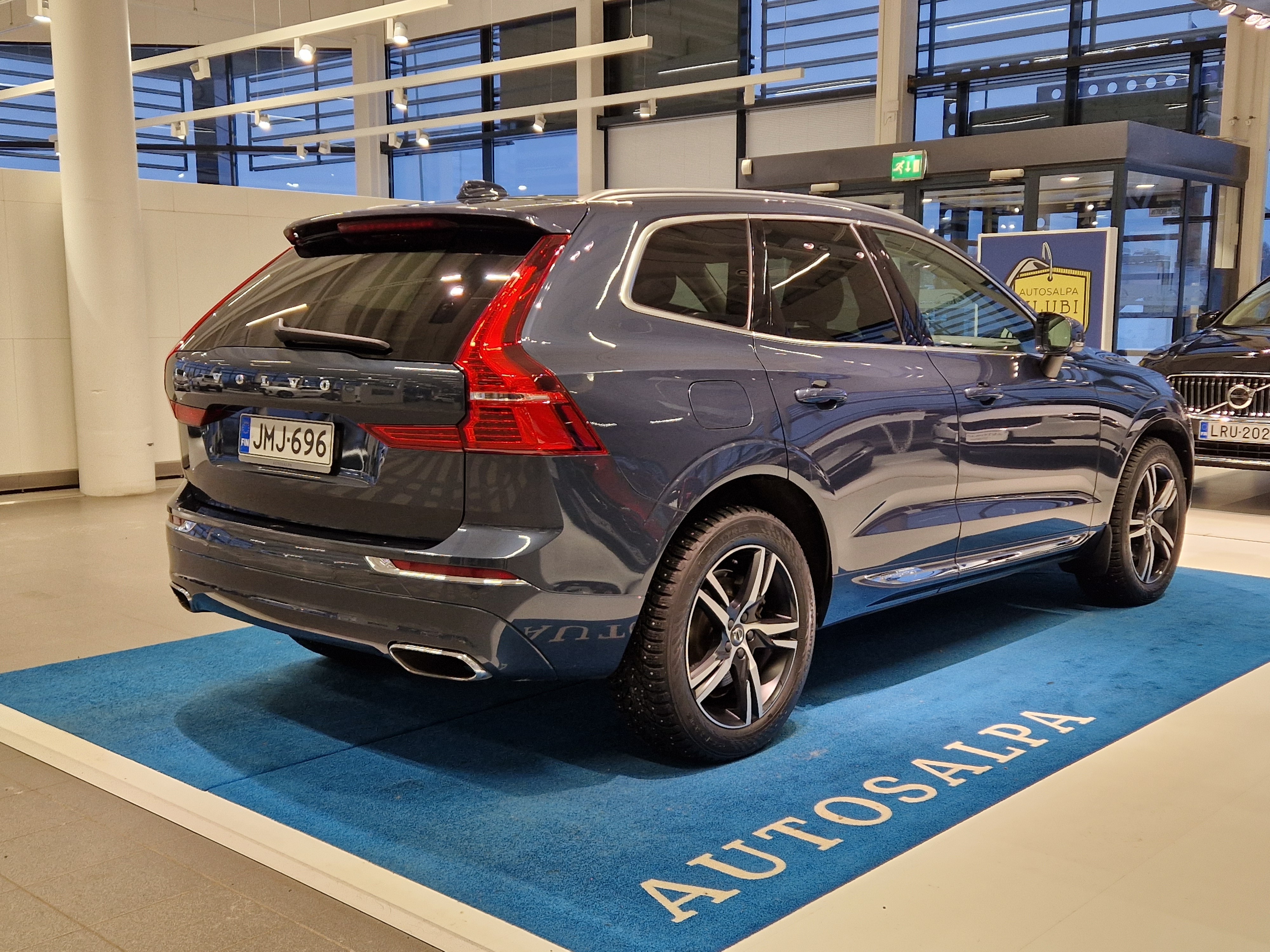 VOLVO XC60 2018