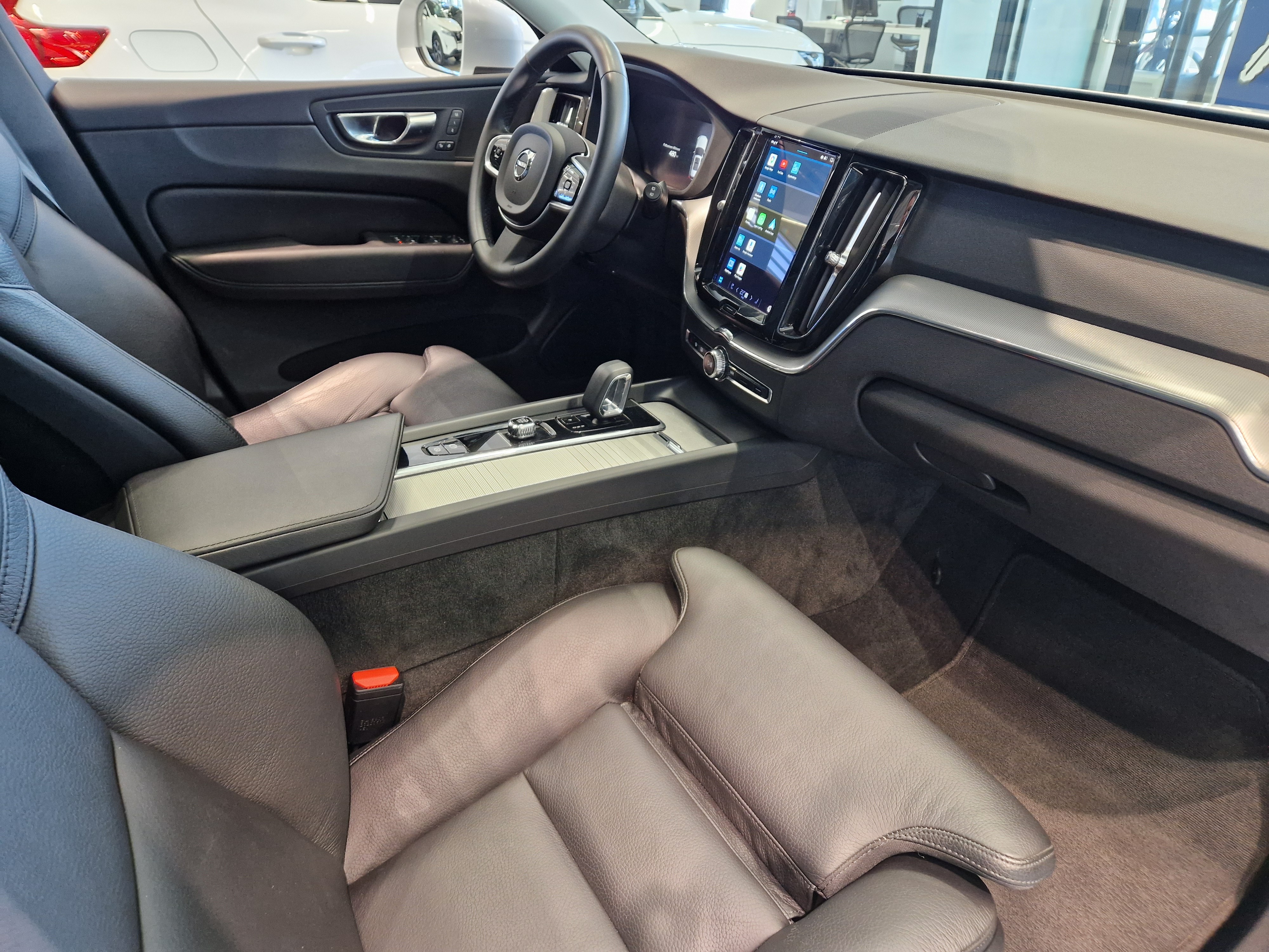 VOLVO XC60 2023