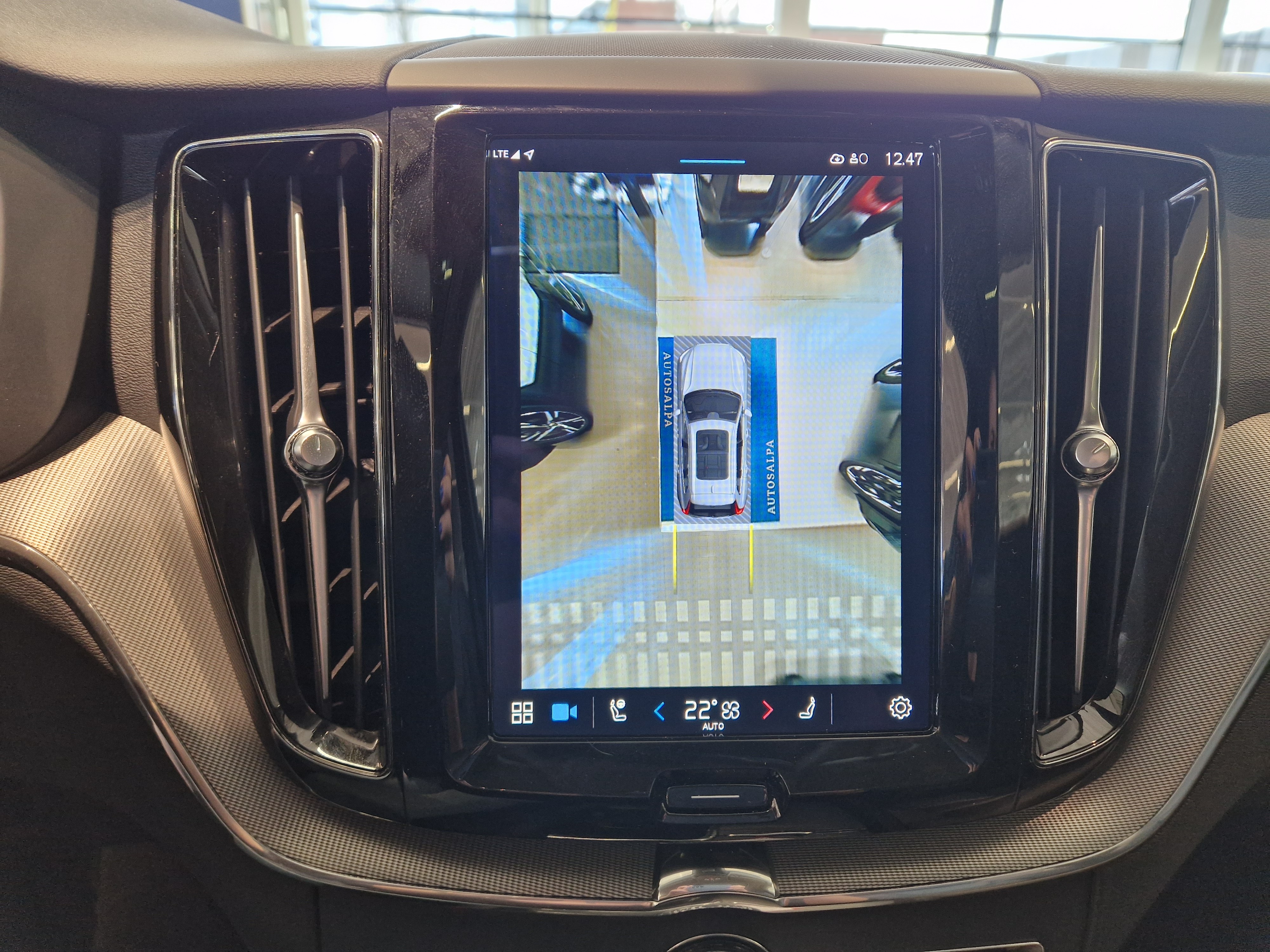 VOLVO XC60 2023