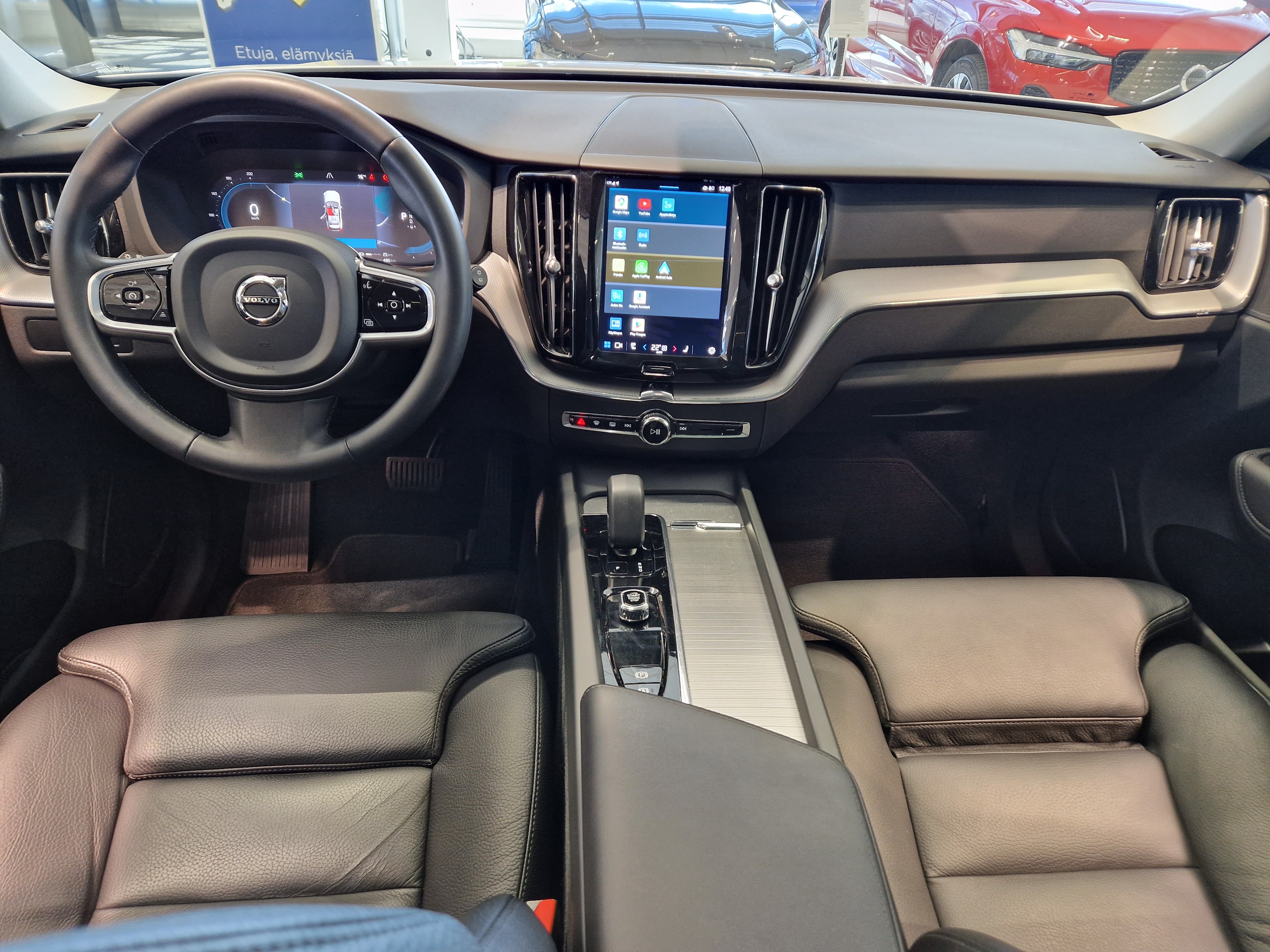 VOLVO XC60 2023