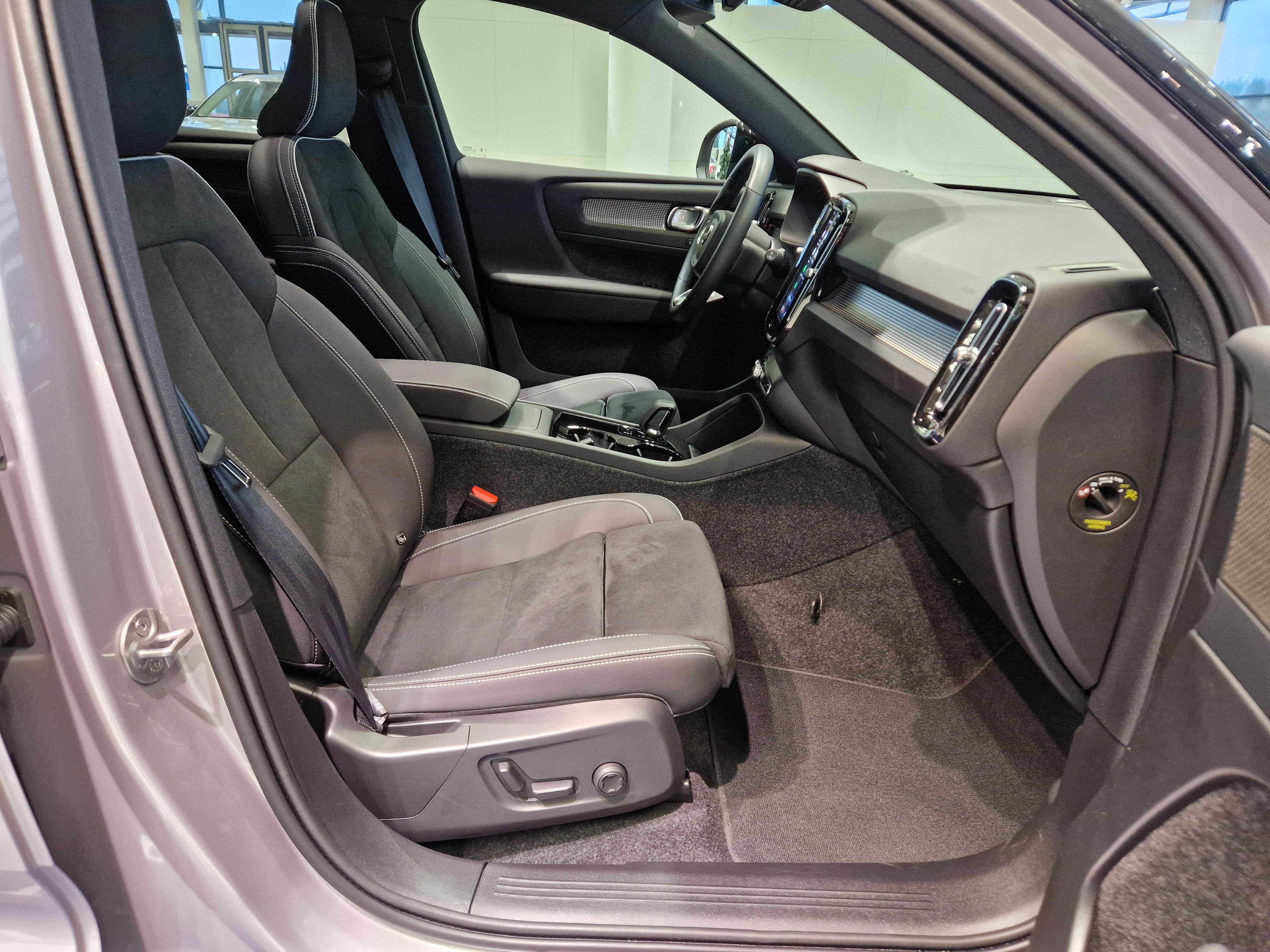 VOLVO EX40 2027