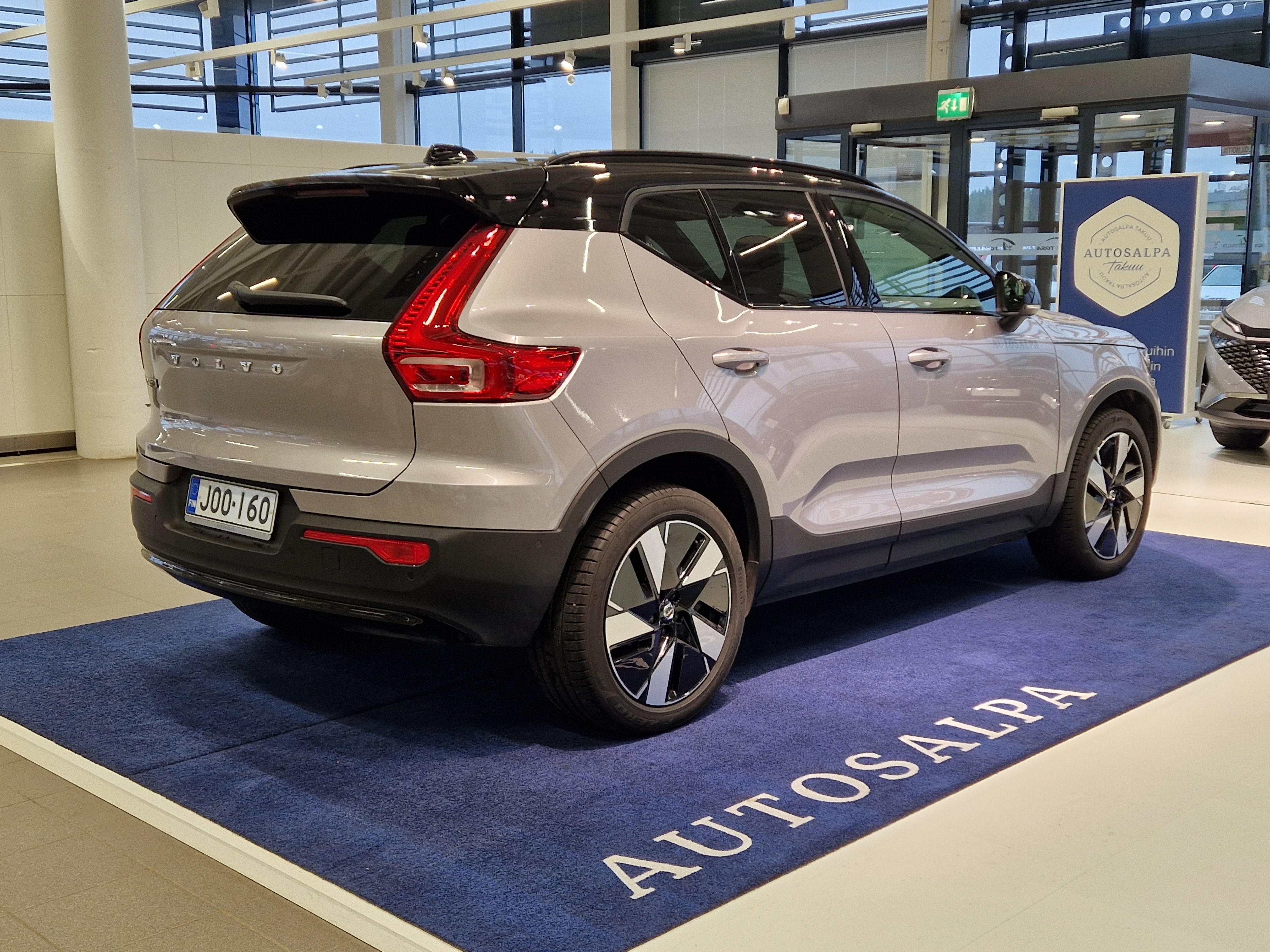 VOLVO EX40 2027