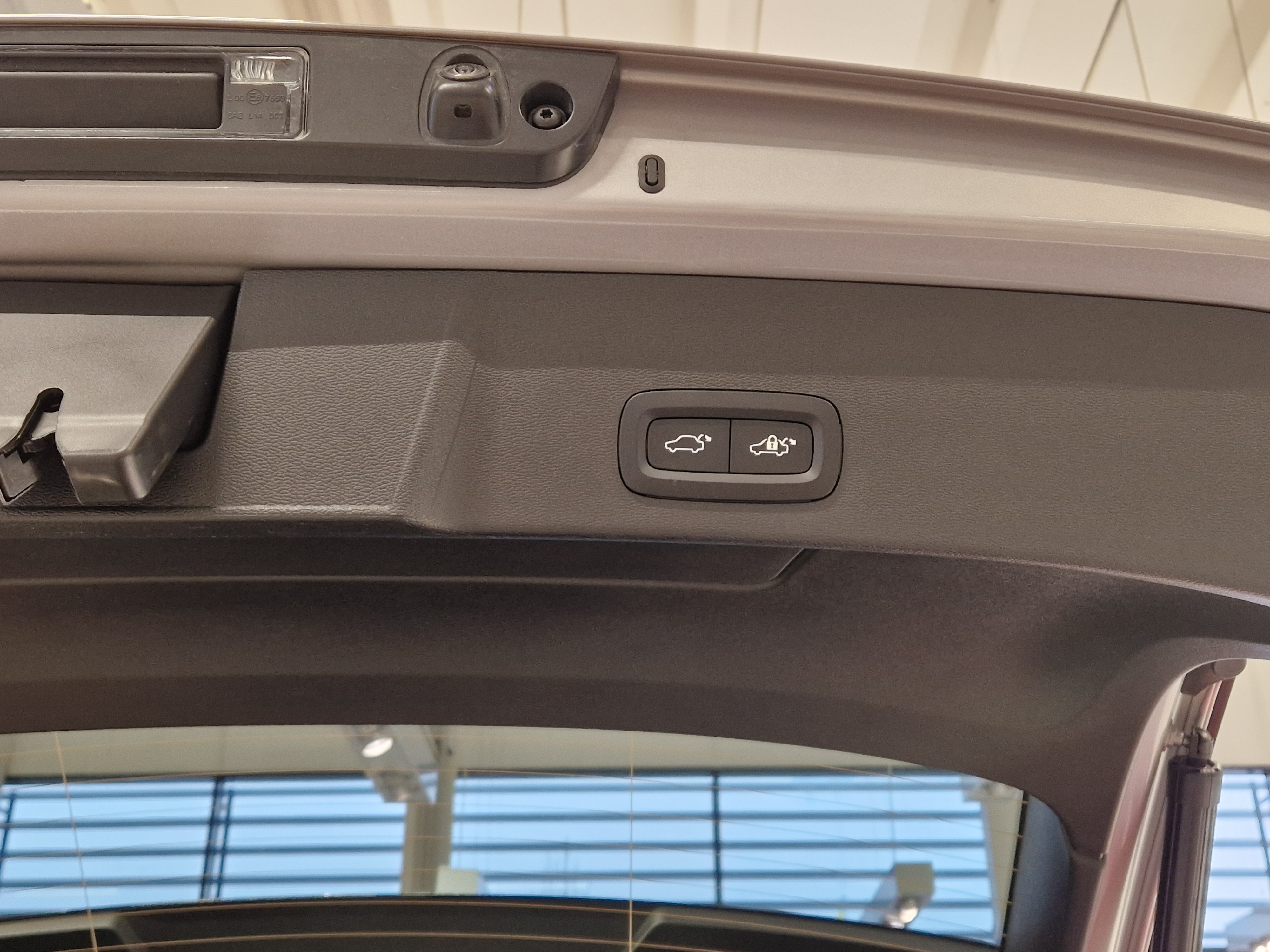 VOLVO EX40 2027