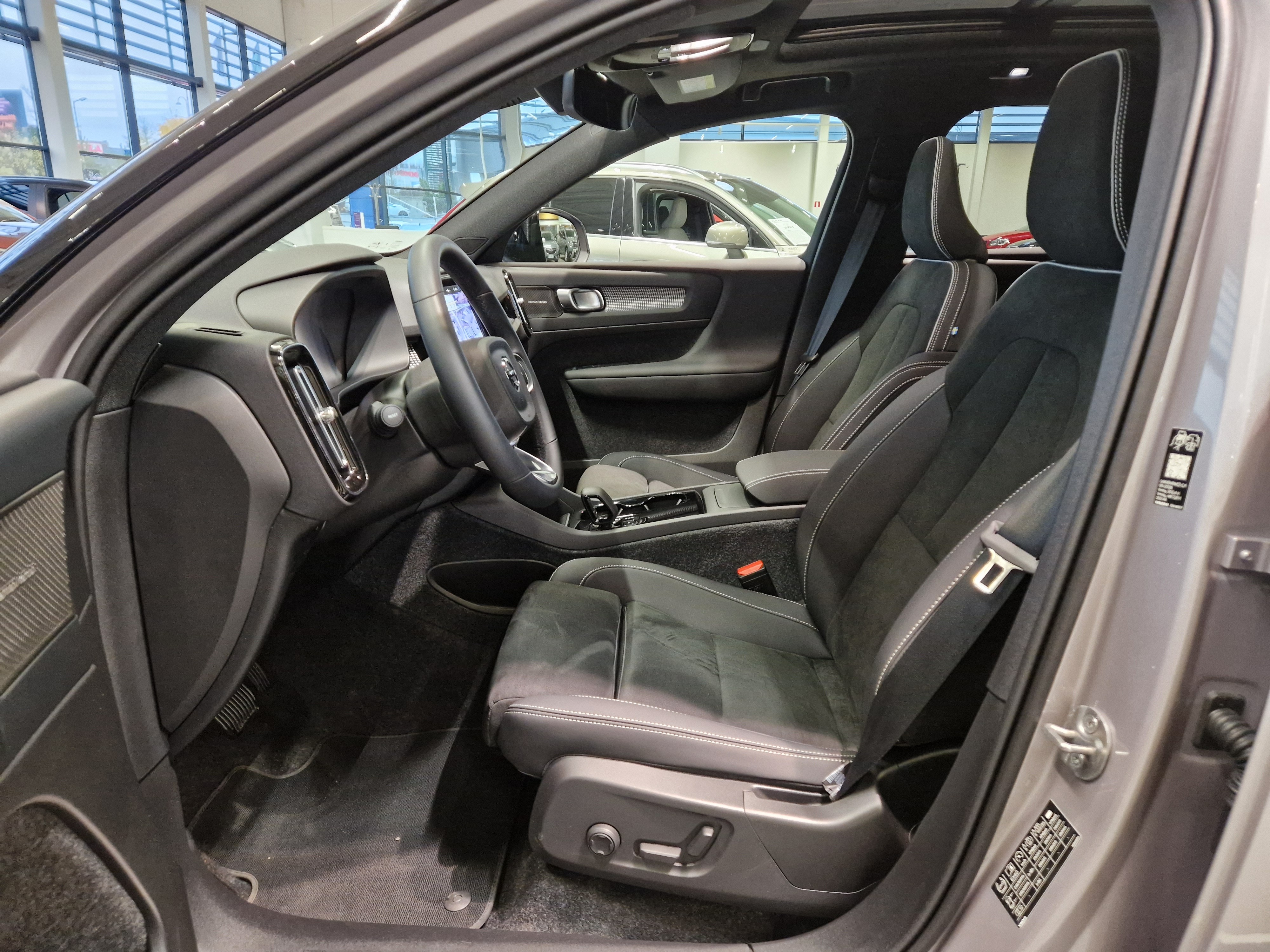 VOLVO EX40 2027
