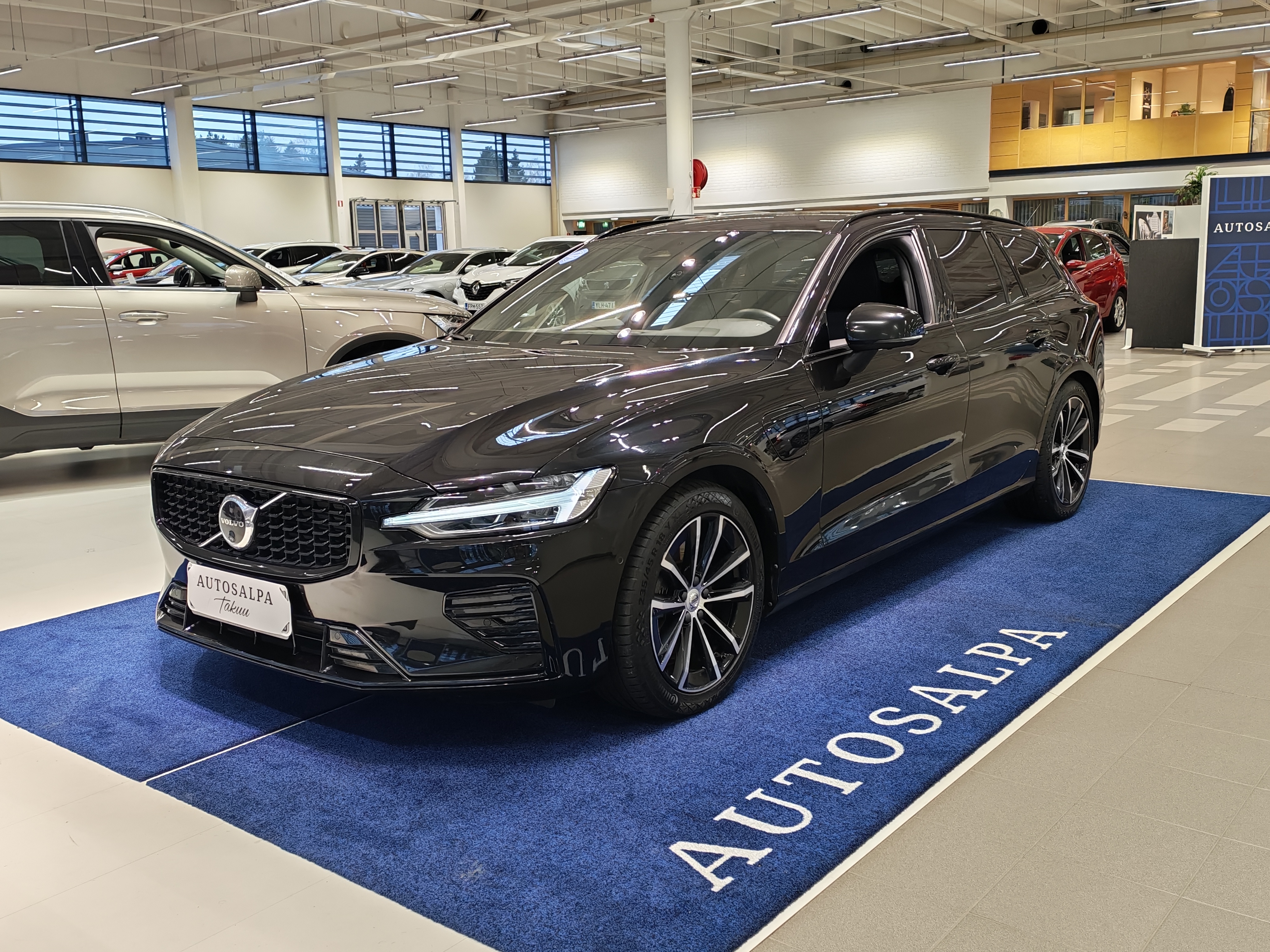 VOLVO V60 2024
