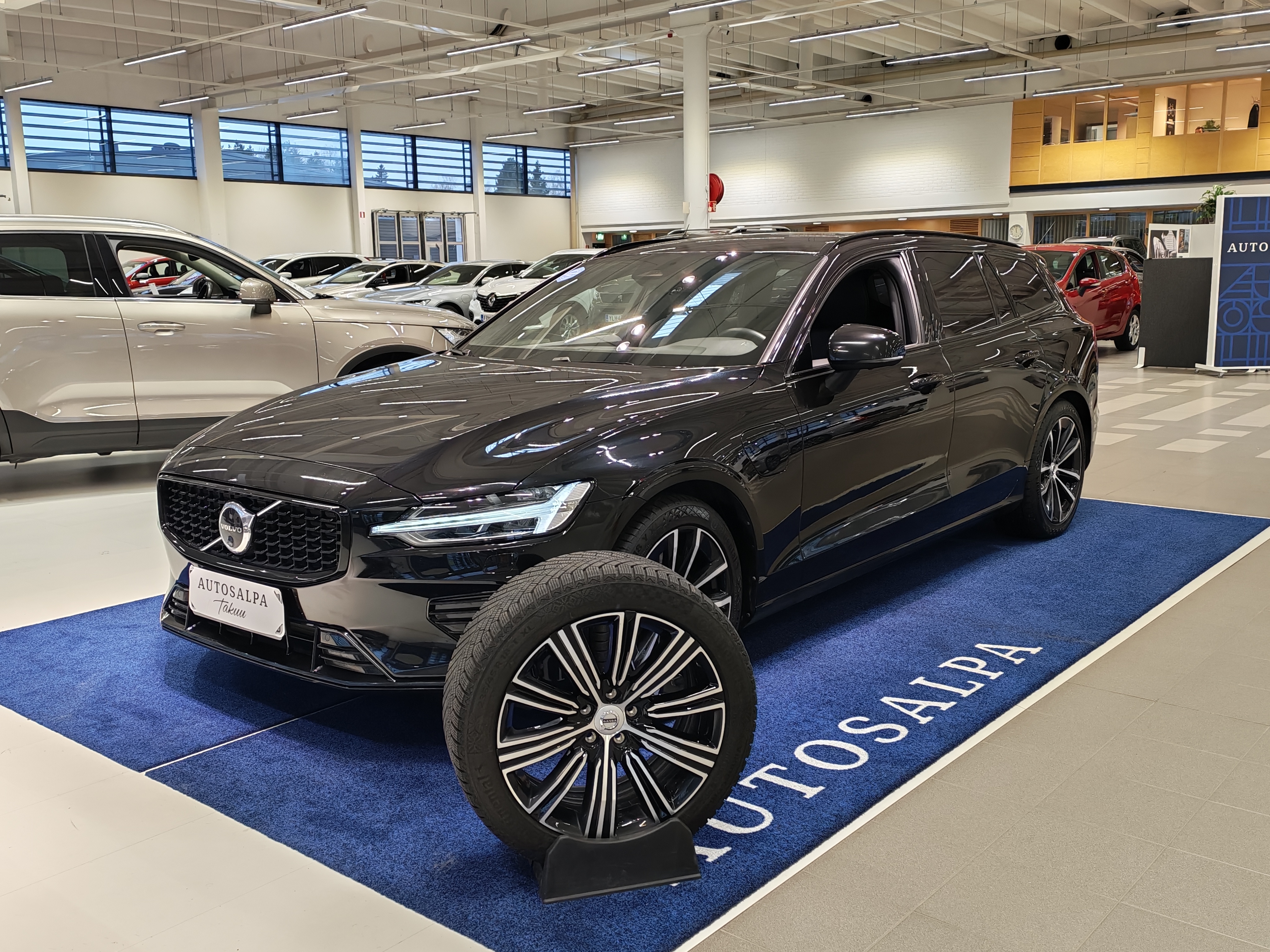 VOLVO V60 2024