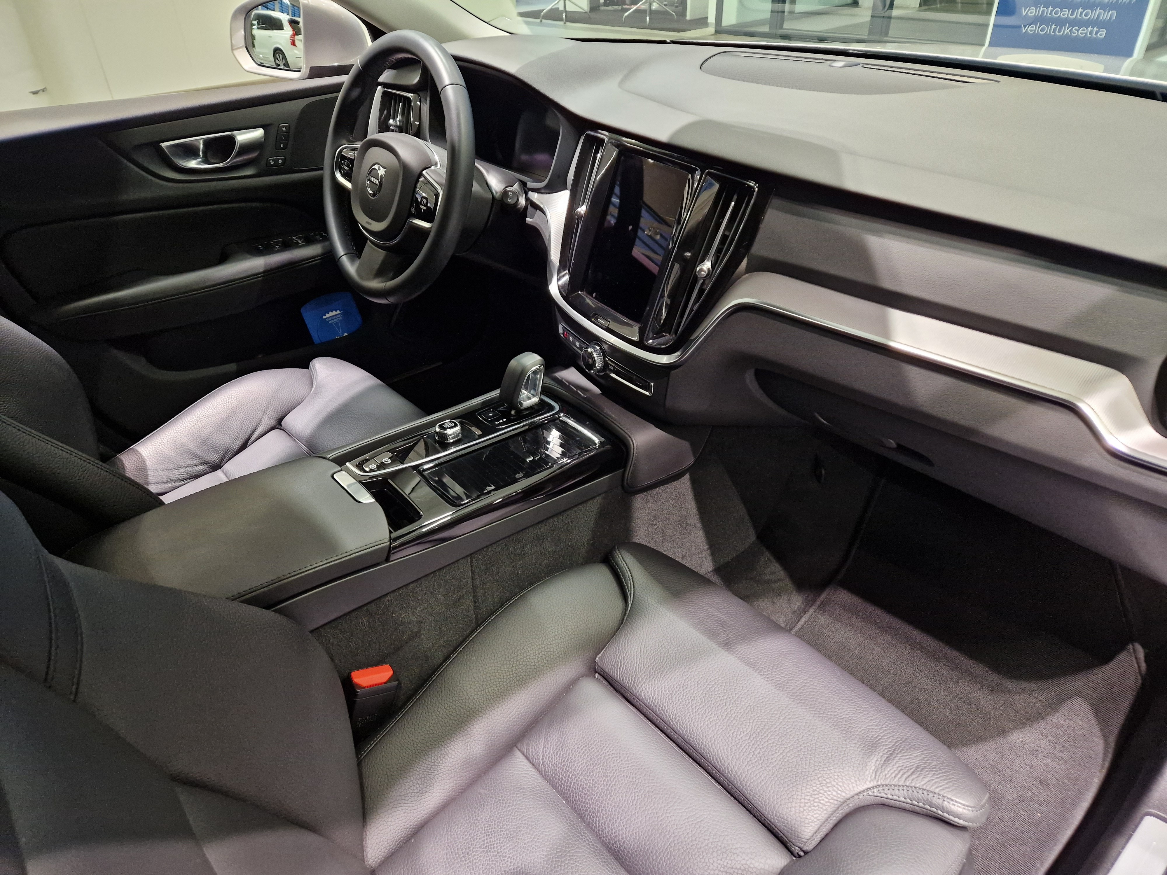 VOLVO V60 2024