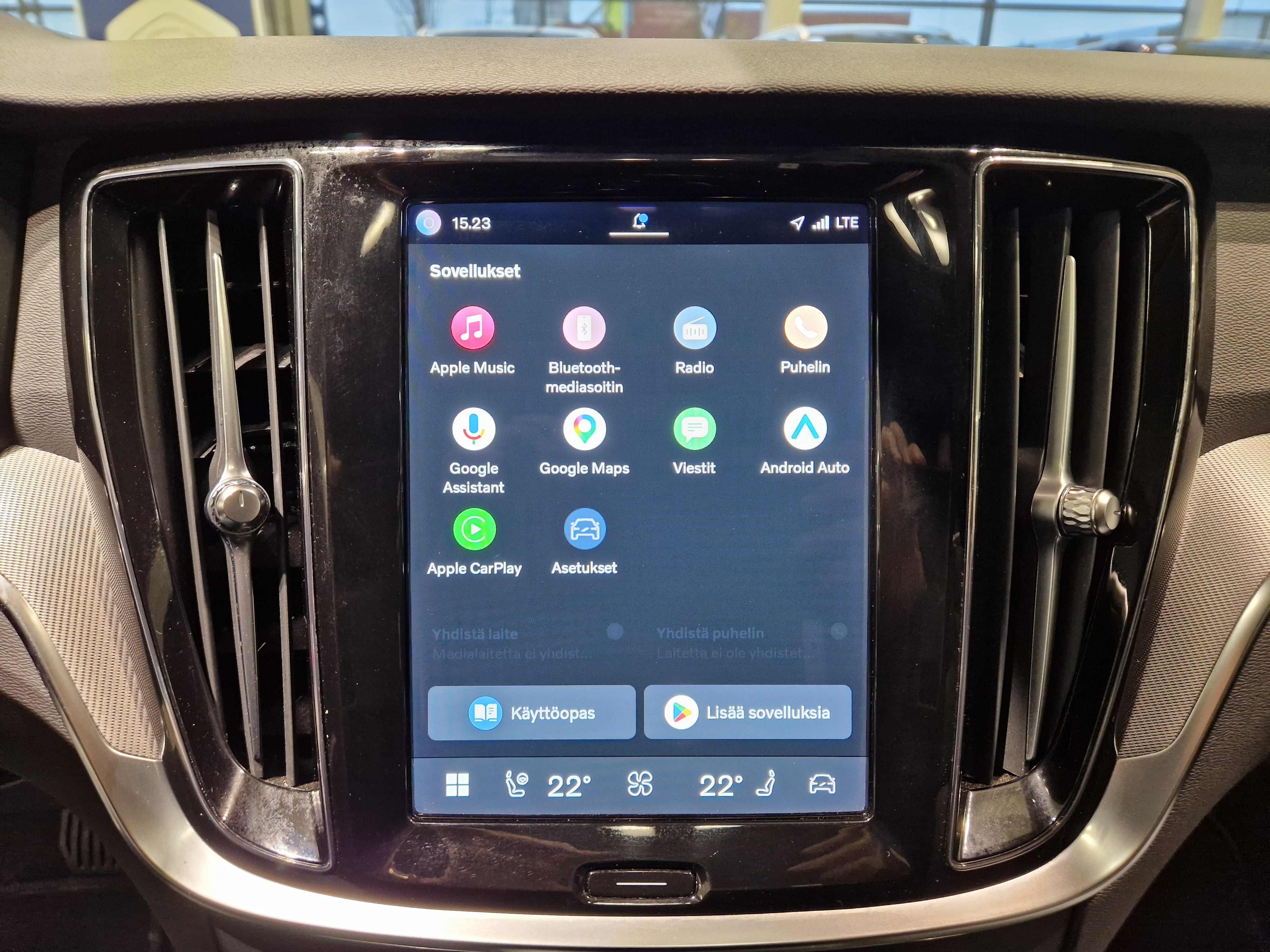 VOLVO V60 2024