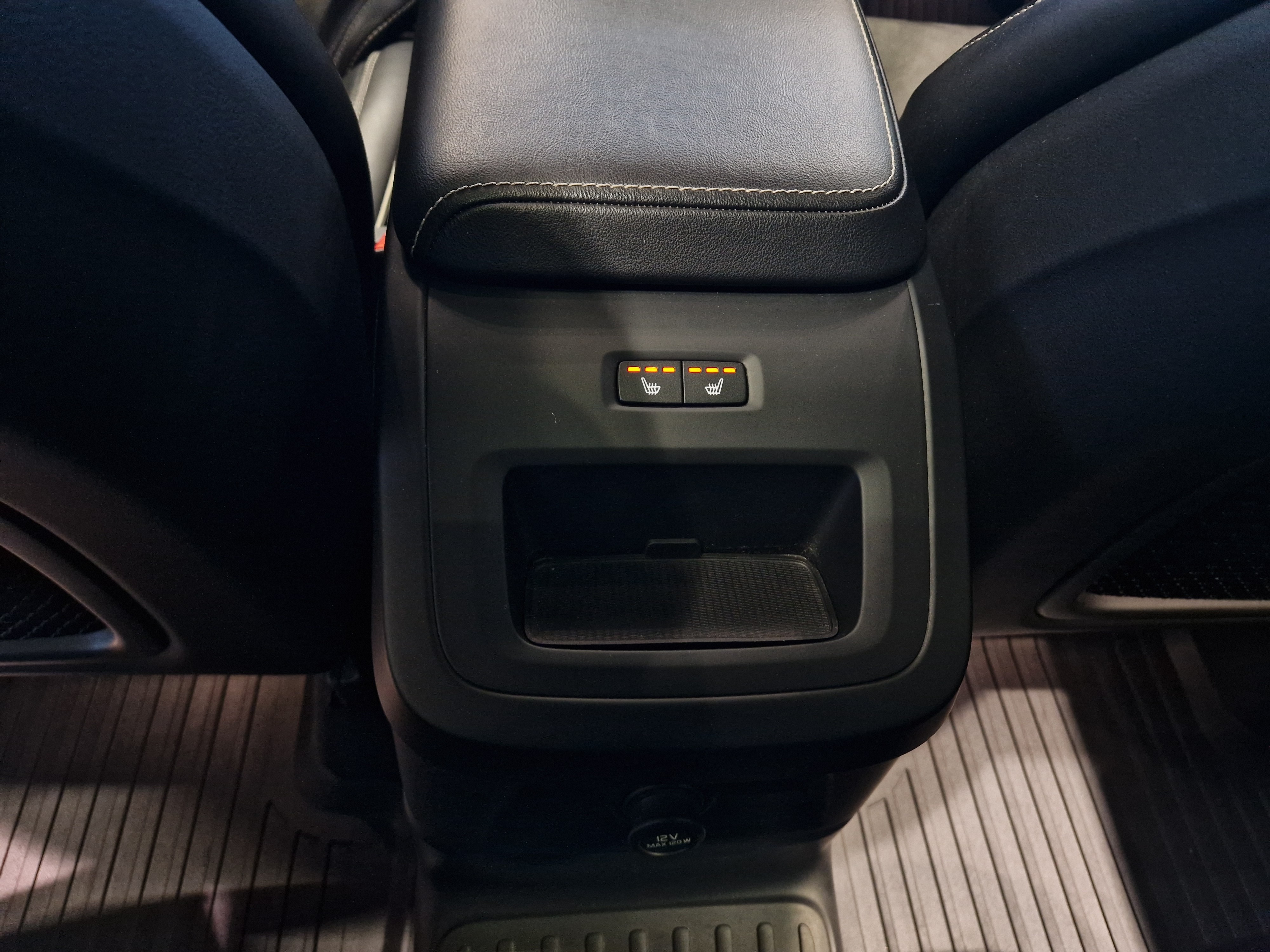 VOLVO XC60 2018