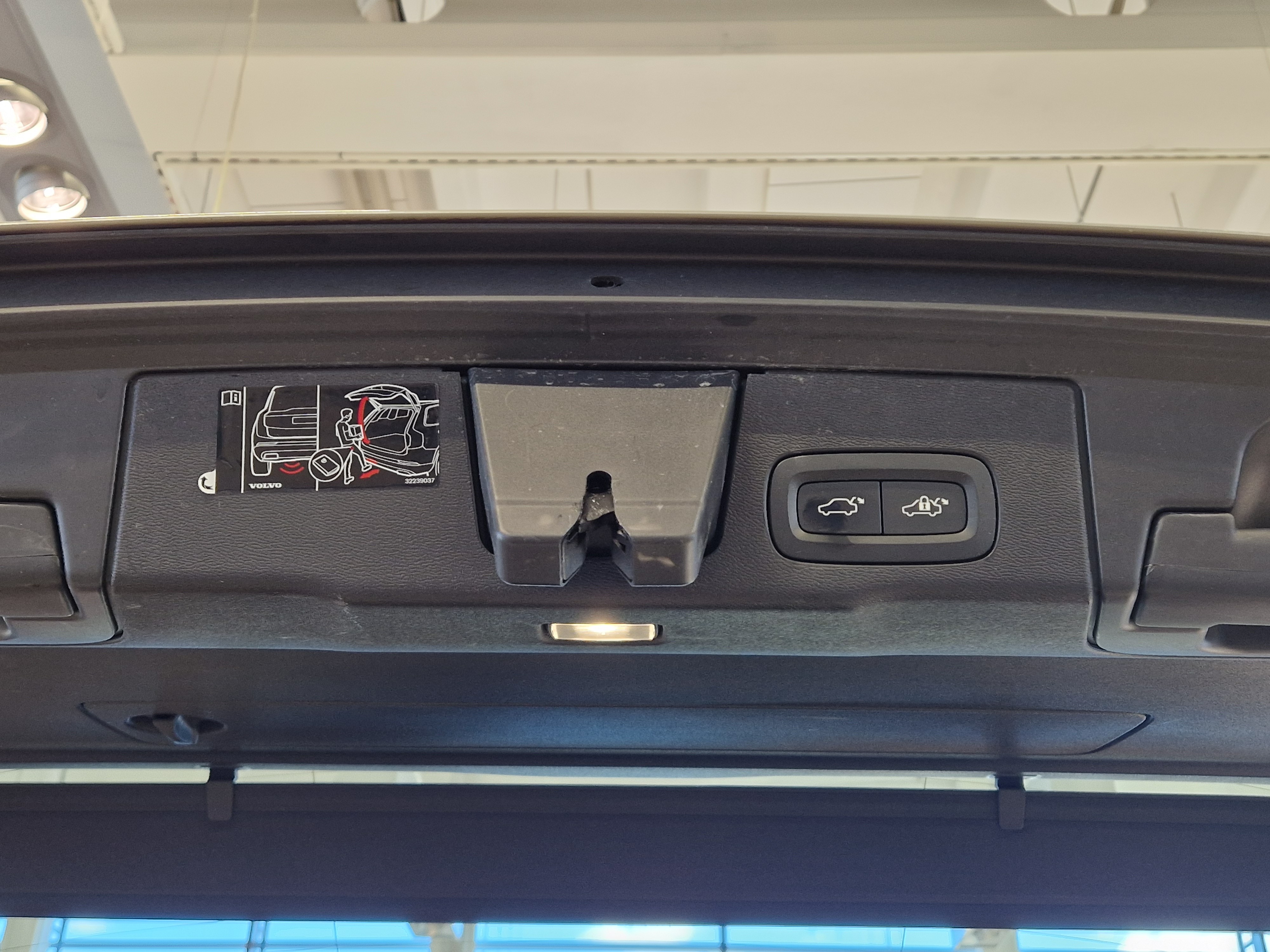 VOLVO XC60 2018