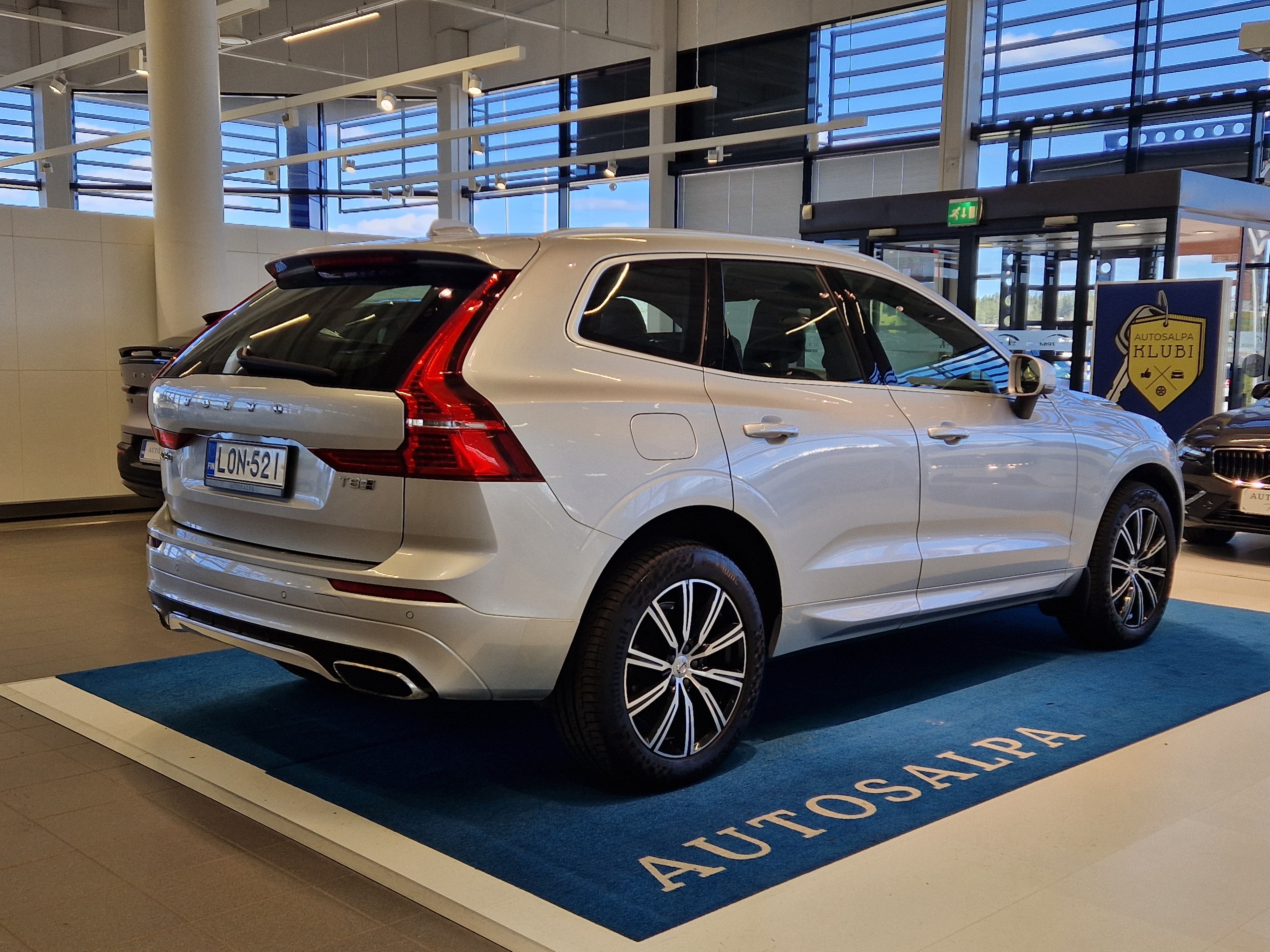 VOLVO XC60 2018