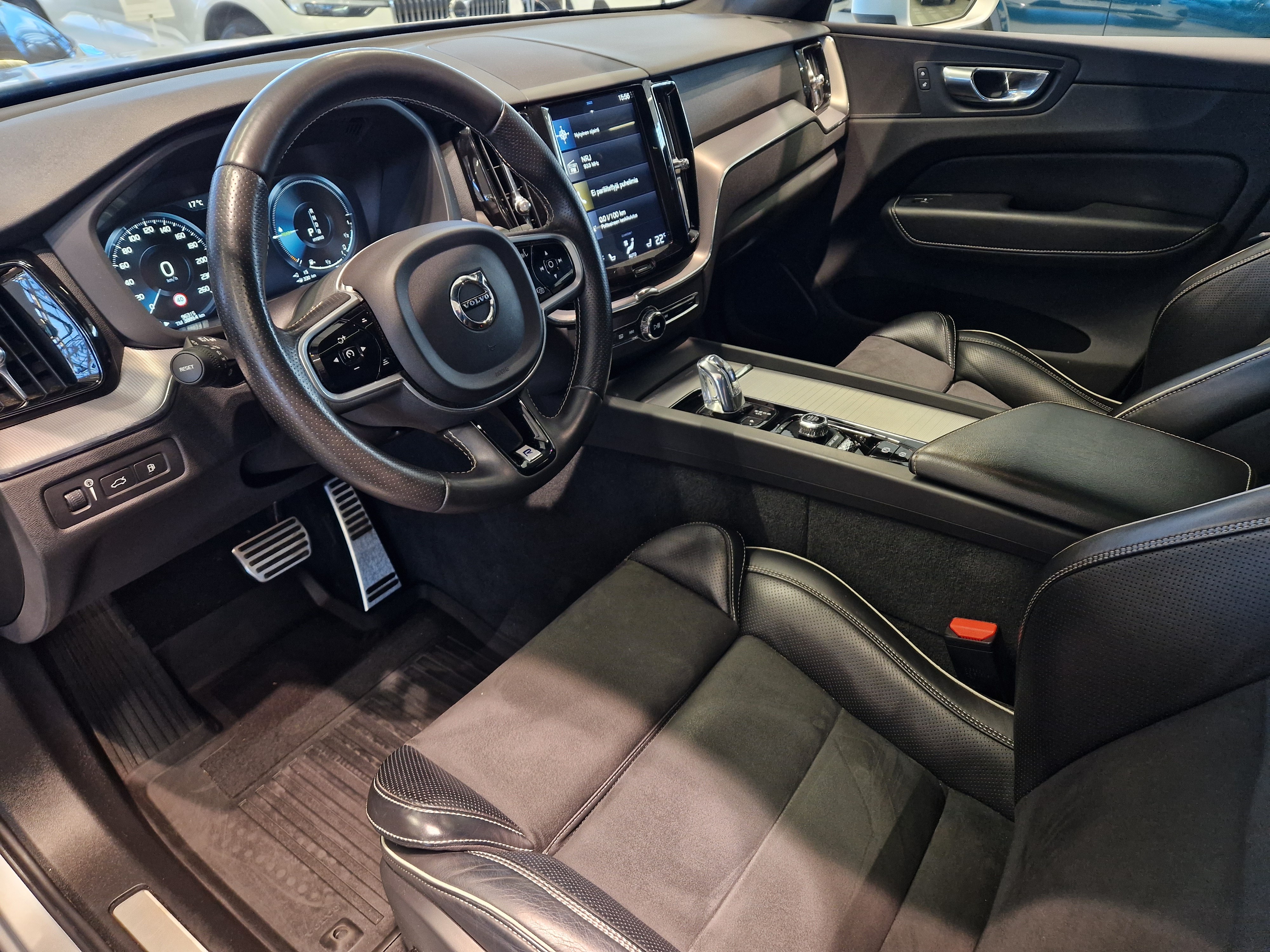 VOLVO XC60 2018