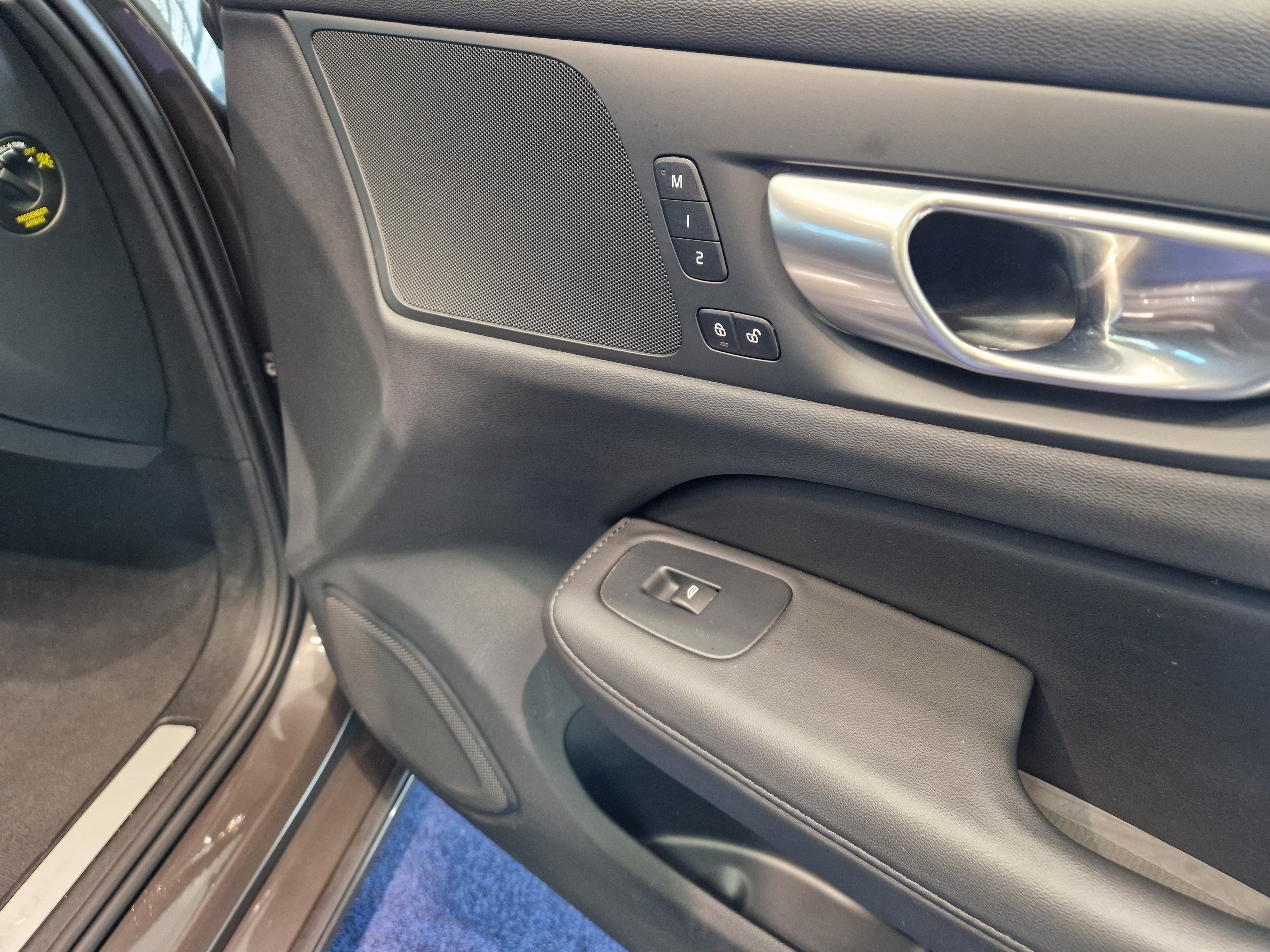 VOLVO V60 2024