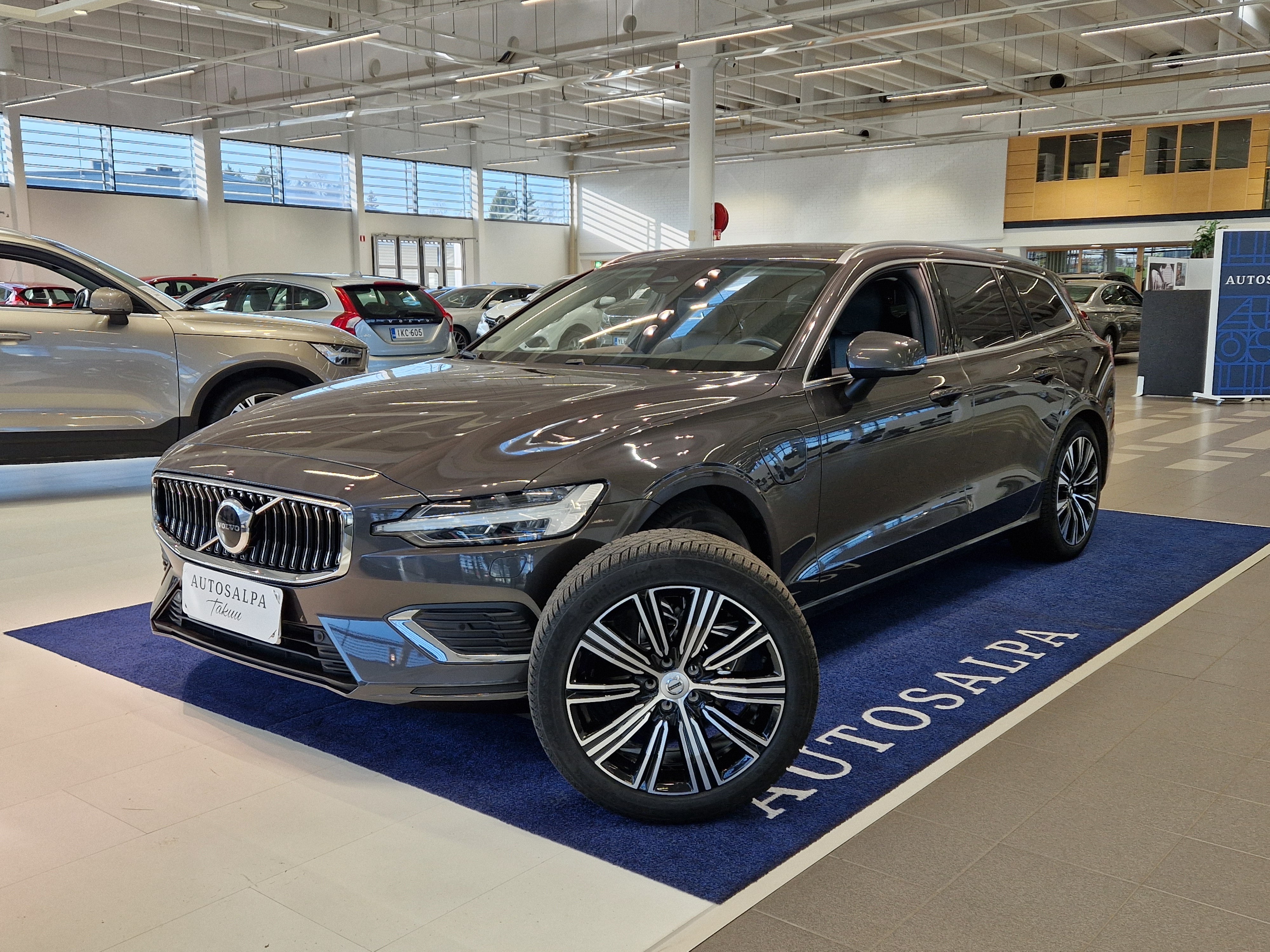 VOLVO V60 2024