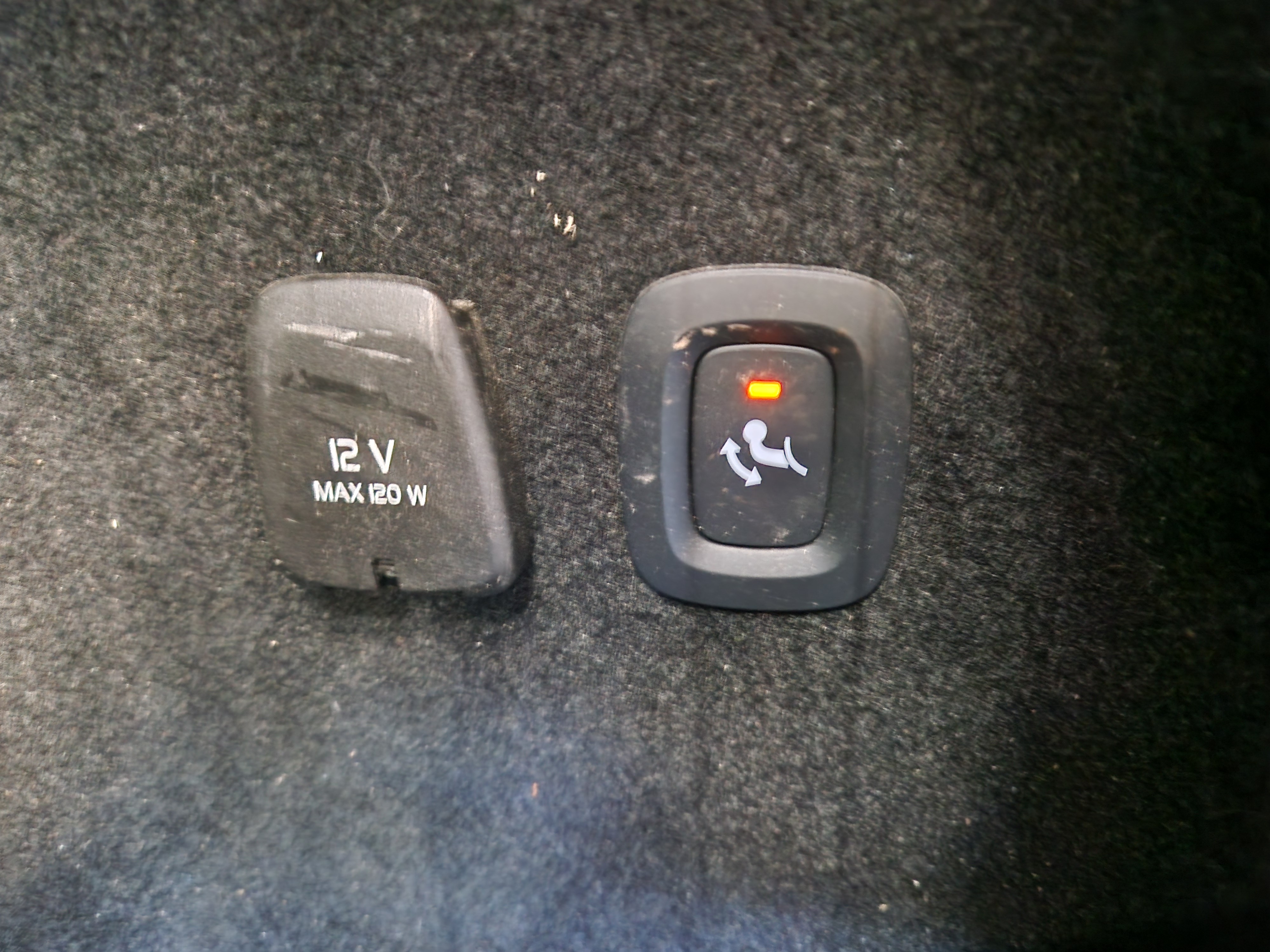 VOLVO V60 2024
