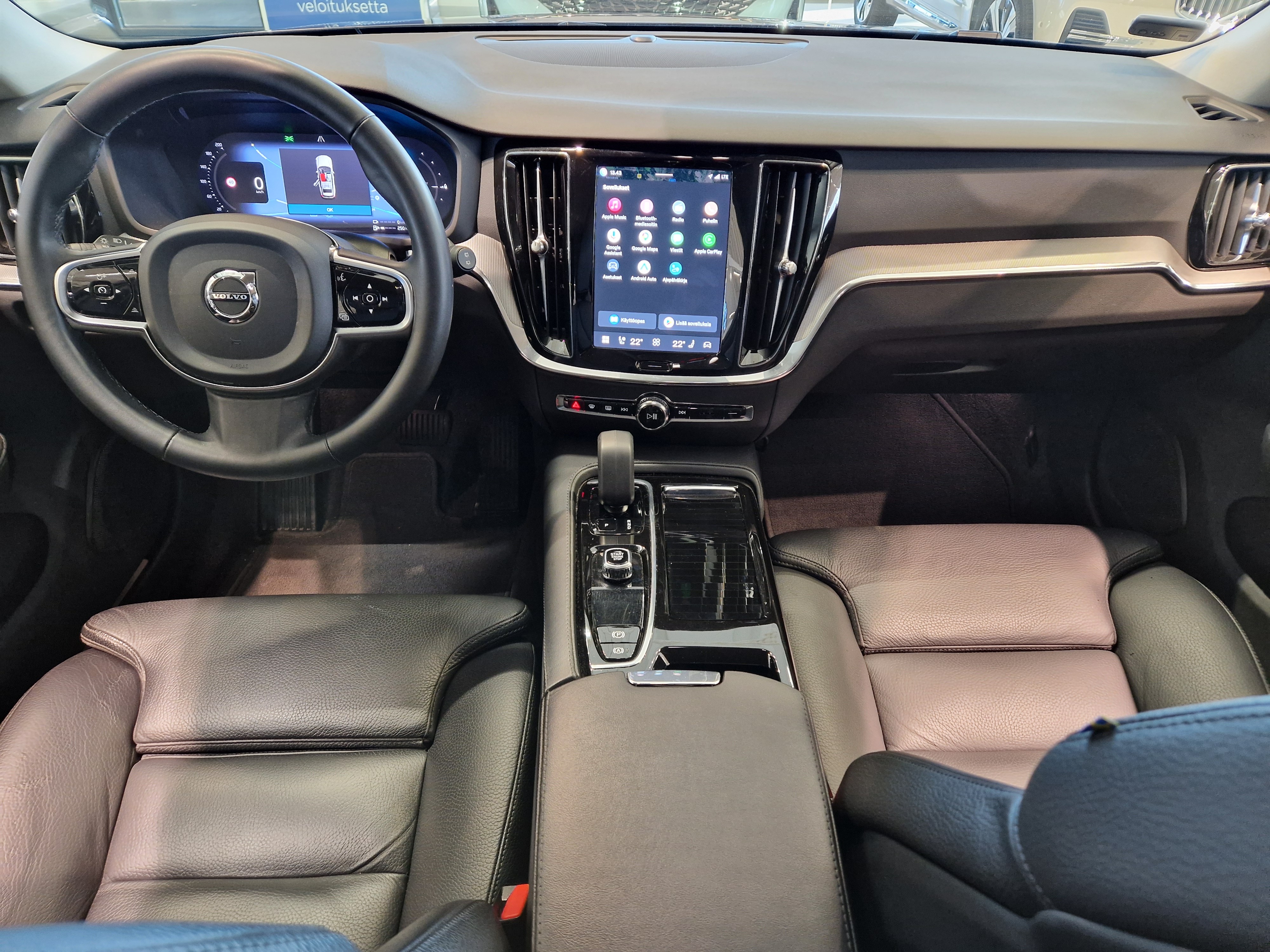 VOLVO V60 2024
